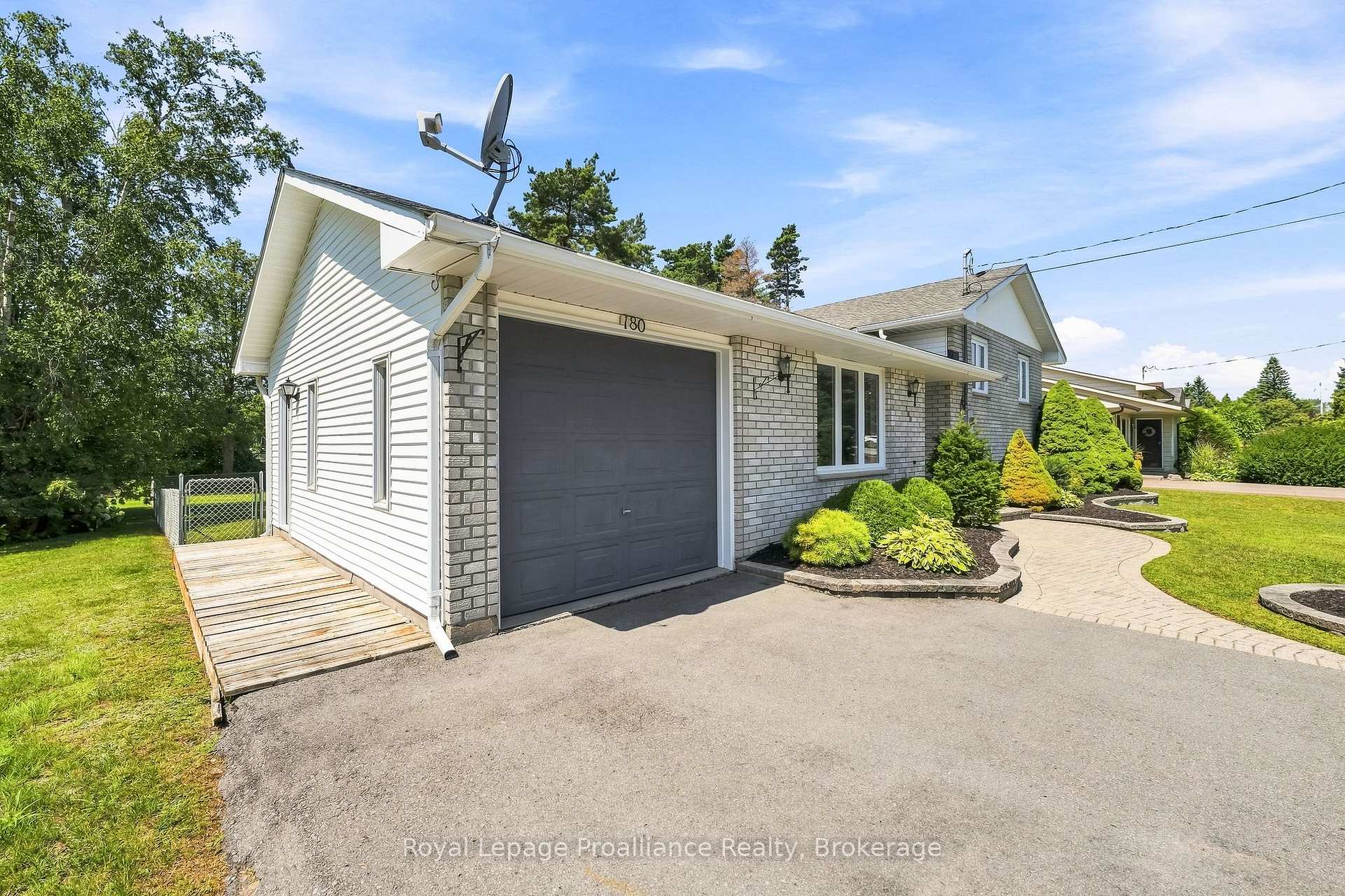 Photo 4 of 180 Ontario Street, Brighton, Rural Brighton — HOMEH