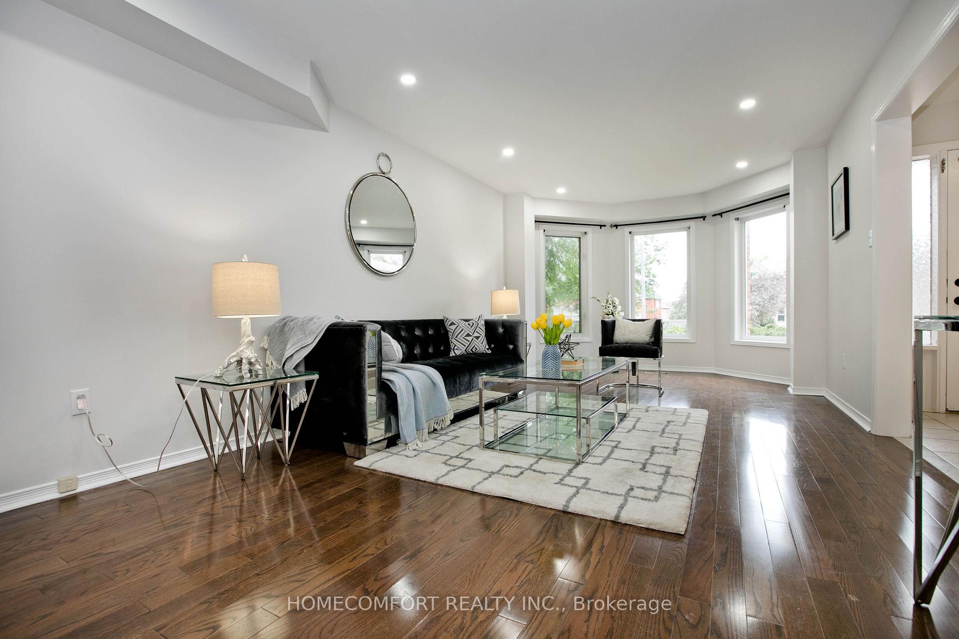 Photo 2 of 5813 Fieldon Road, Mississauga, Central Erin Mills — HOMEH