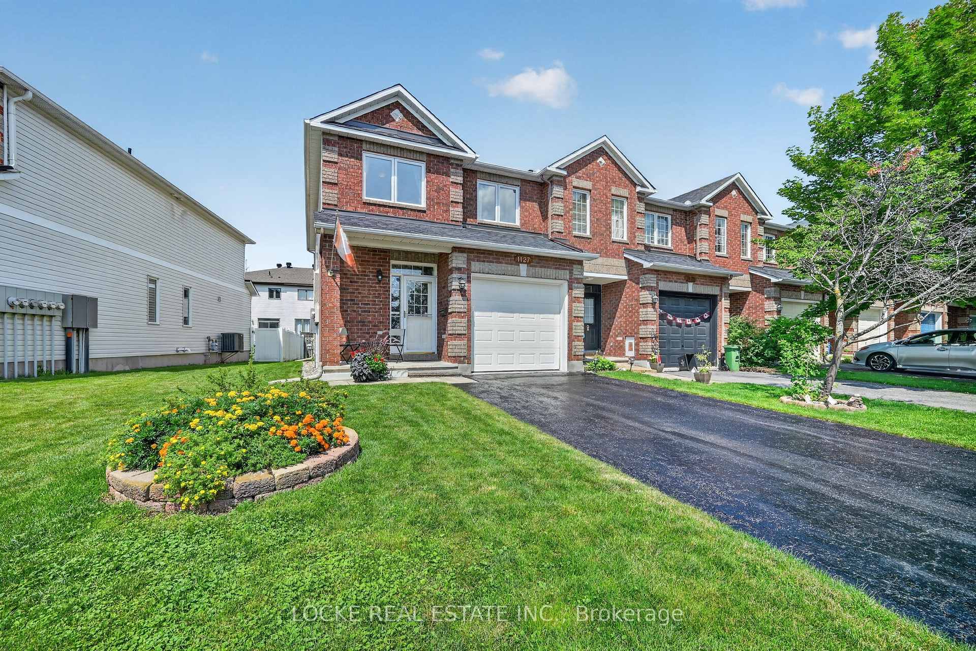 Photo 2 of 1127 Brasseur Crescent, Ottawa, Fallingbrook/Gardenway South — HOMEH
