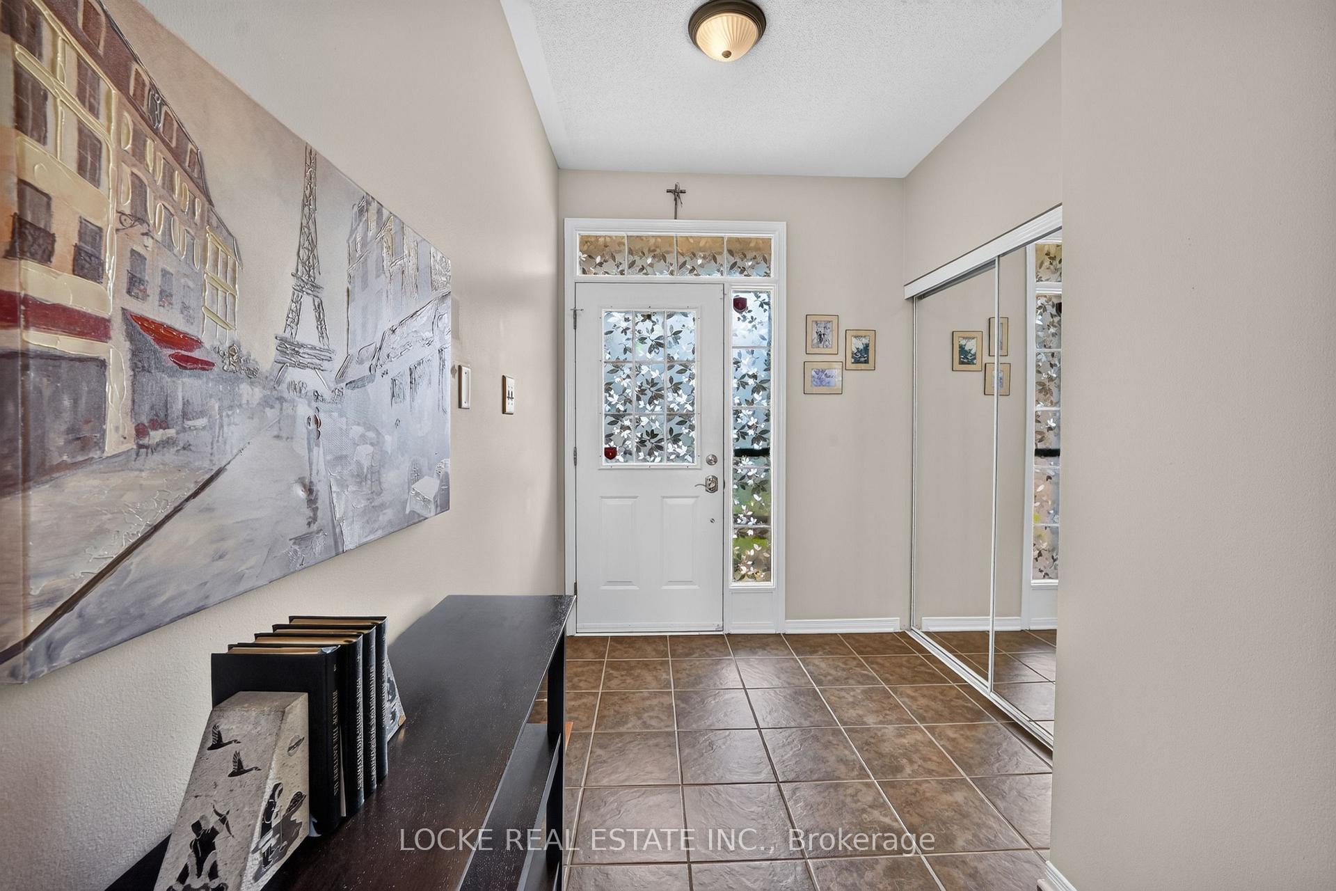 Photo 4 of 1127 Brasseur Crescent, Ottawa, Fallingbrook/Gardenway South — HOMEH