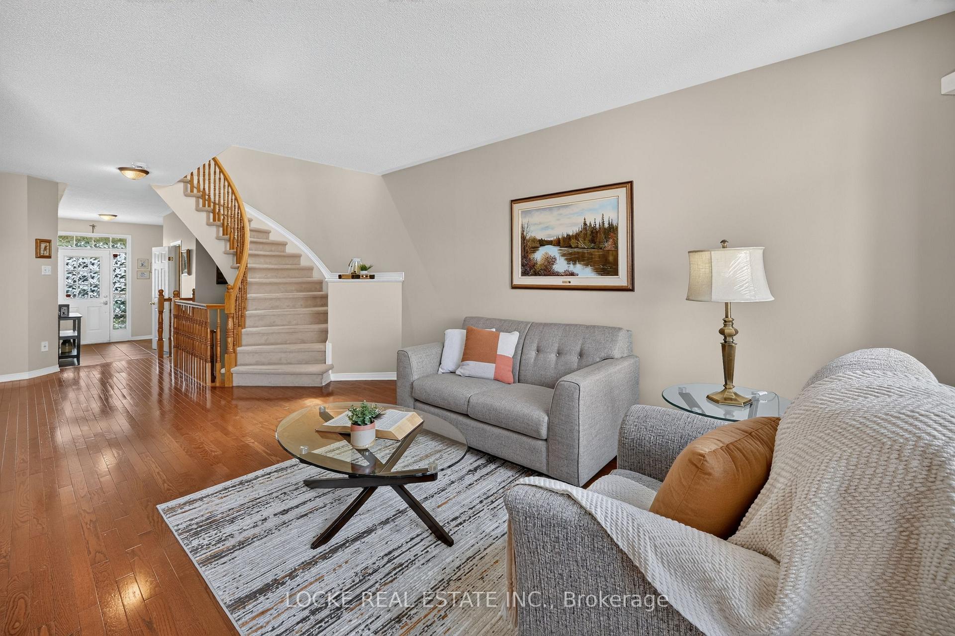 Photo 5 of 1127 Brasseur Crescent, Ottawa, Fallingbrook/Gardenway South — HOMEH