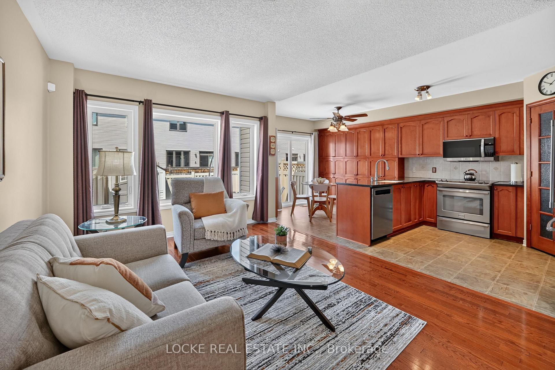 Photo 7 of 1127 Brasseur Crescent, Ottawa, Fallingbrook/Gardenway South — HOMEH