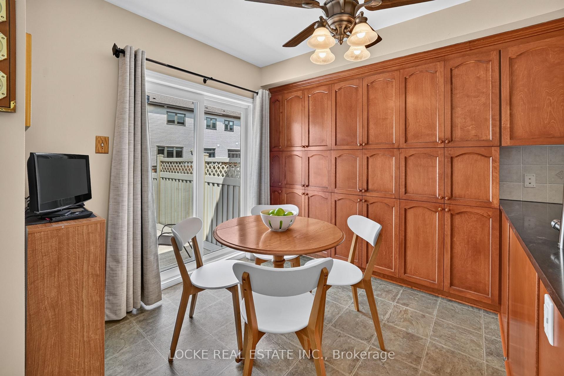 Photo 12 of 1127 Brasseur Crescent, Ottawa, Fallingbrook/Gardenway South — HOMEH