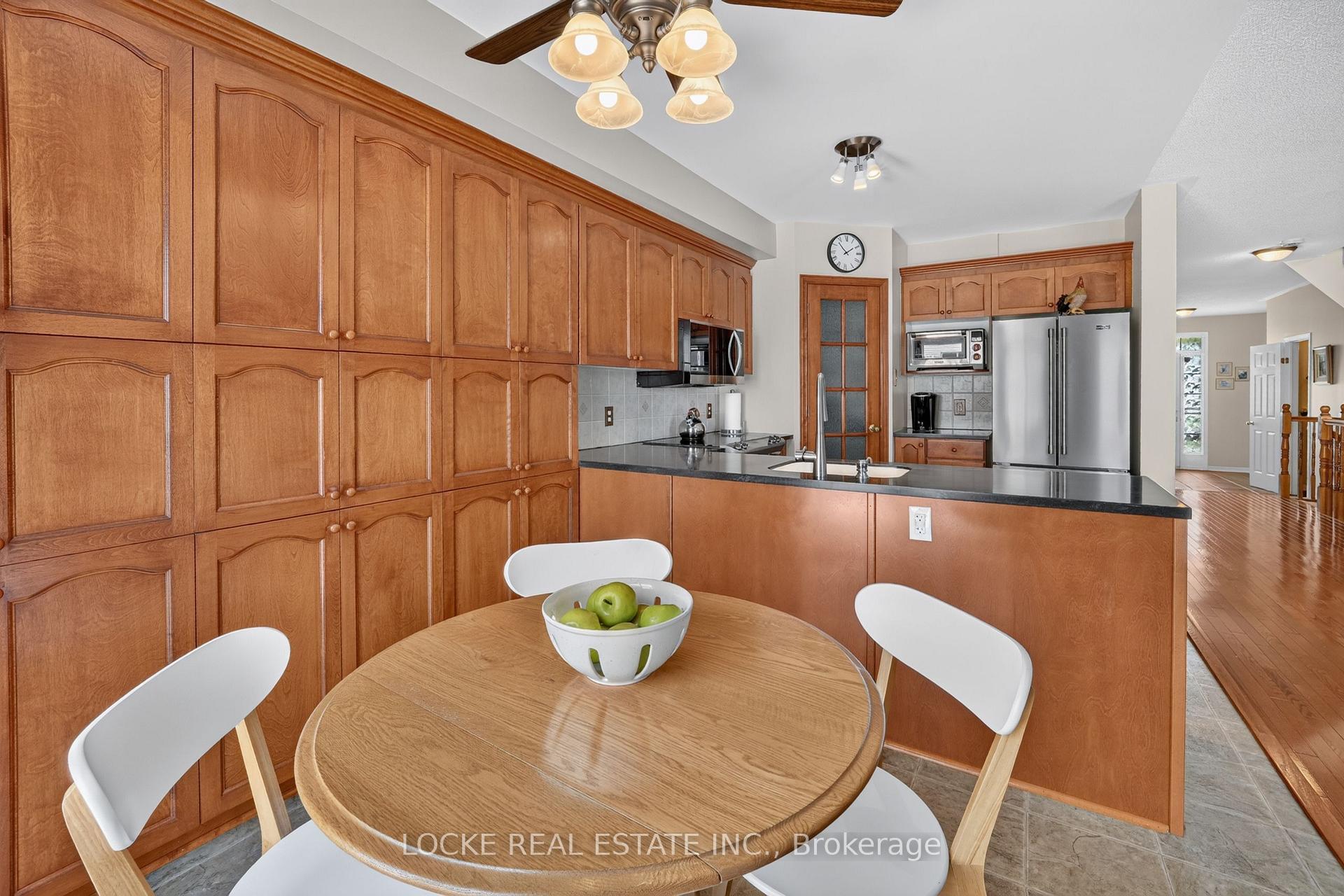 Photo 14 of 1127 Brasseur Crescent, Ottawa, Fallingbrook/Gardenway South — HOMEH