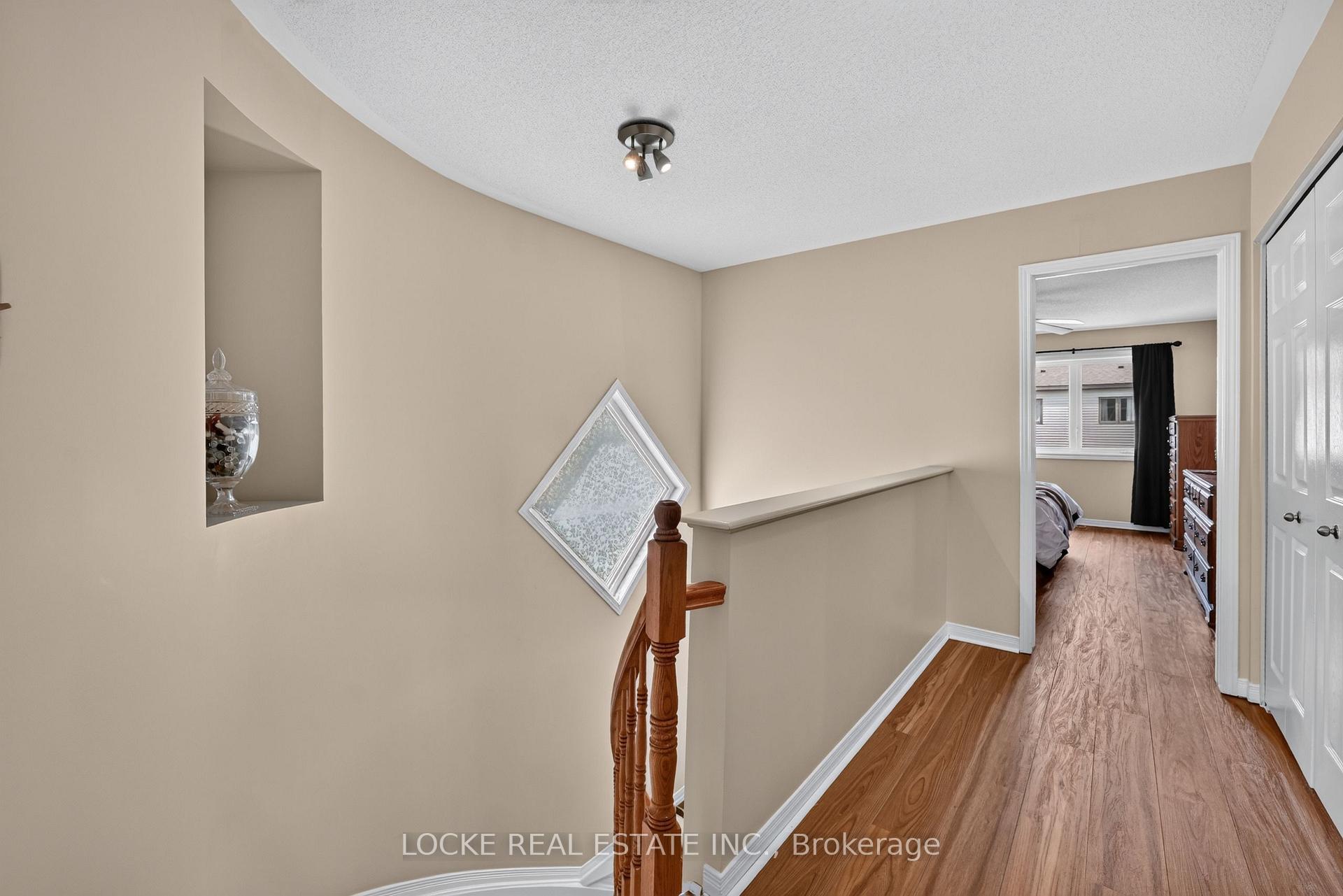 Photo 21 of 1127 Brasseur Crescent, Ottawa, Fallingbrook/Gardenway South — HOMEH