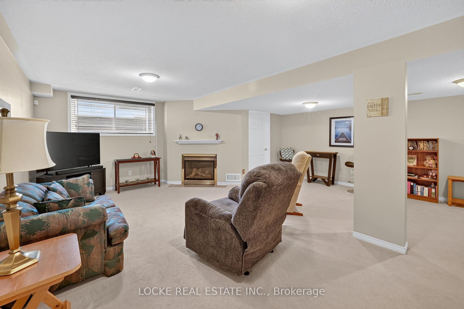 Photo 37 of 1127 Brasseur Crescent, Ottawa, Fallingbrook/Gardenway South — HOMEH