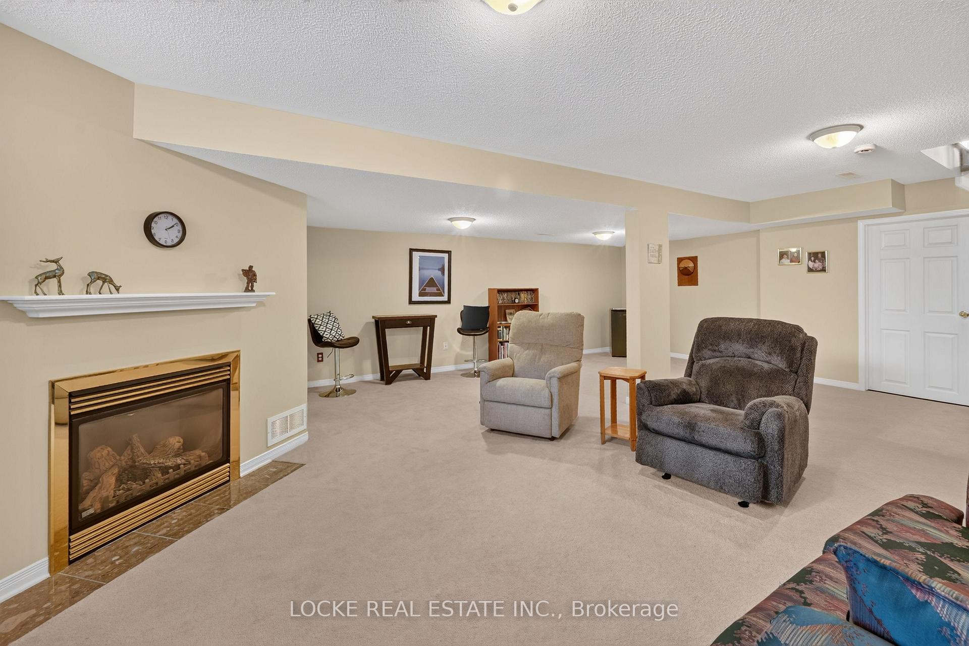Photo 39 of 1127 Brasseur Crescent, Ottawa, Fallingbrook/Gardenway South — HOMEH