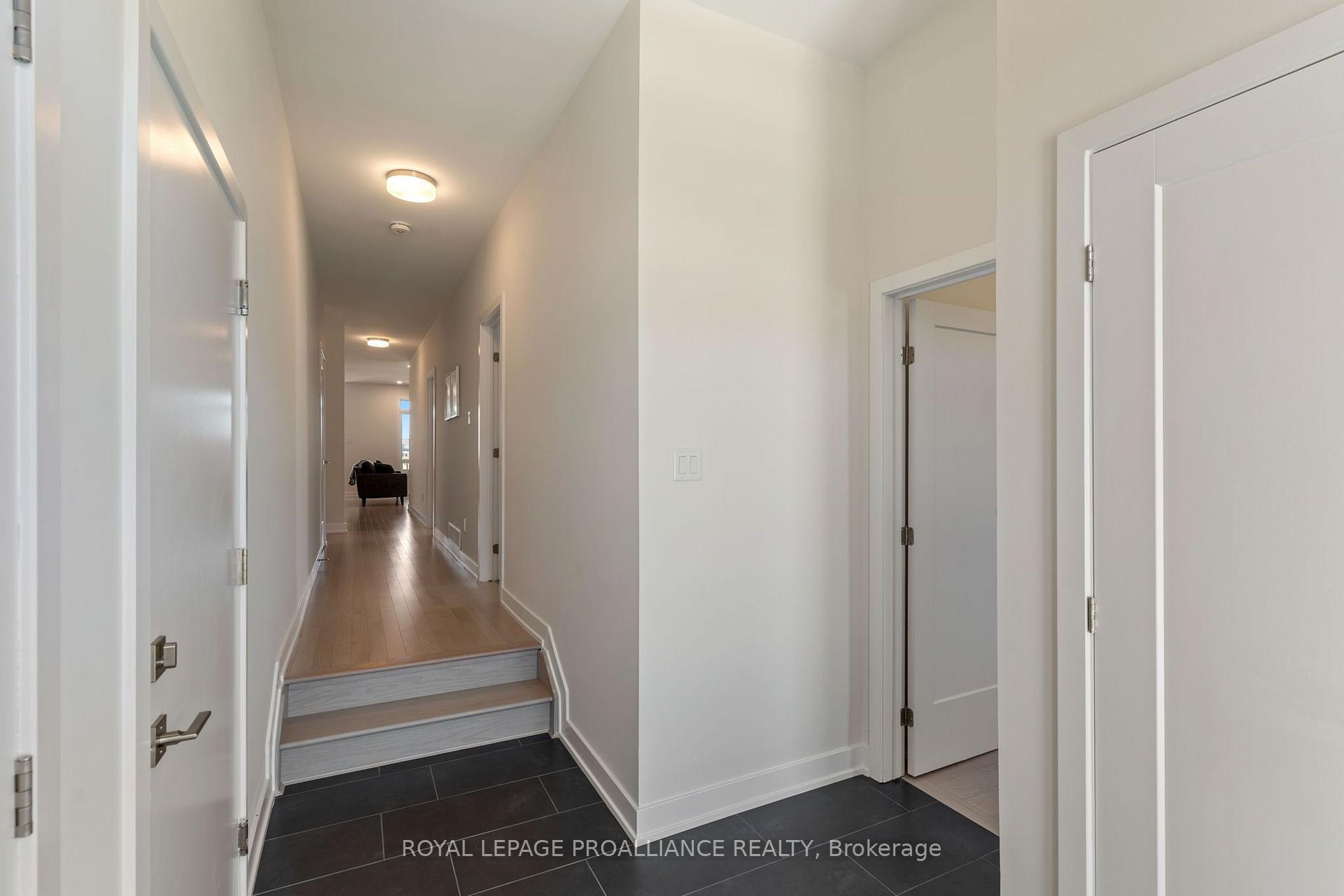 Photo 5 of 1039 Moore Street, Brockville, Brockville — HOMEH