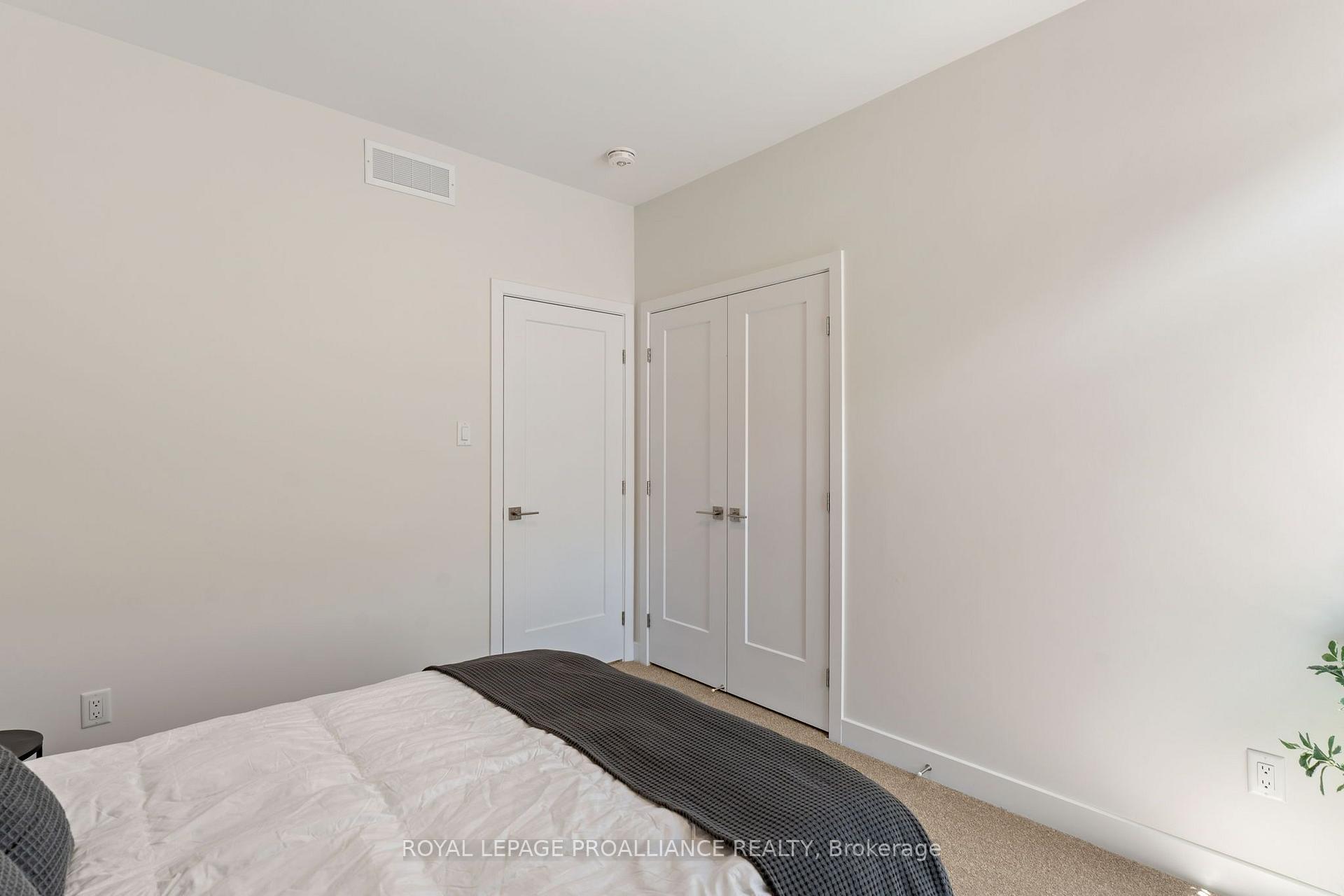 Photo 8 of 1039 Moore Street, Brockville, Brockville — HOMEH