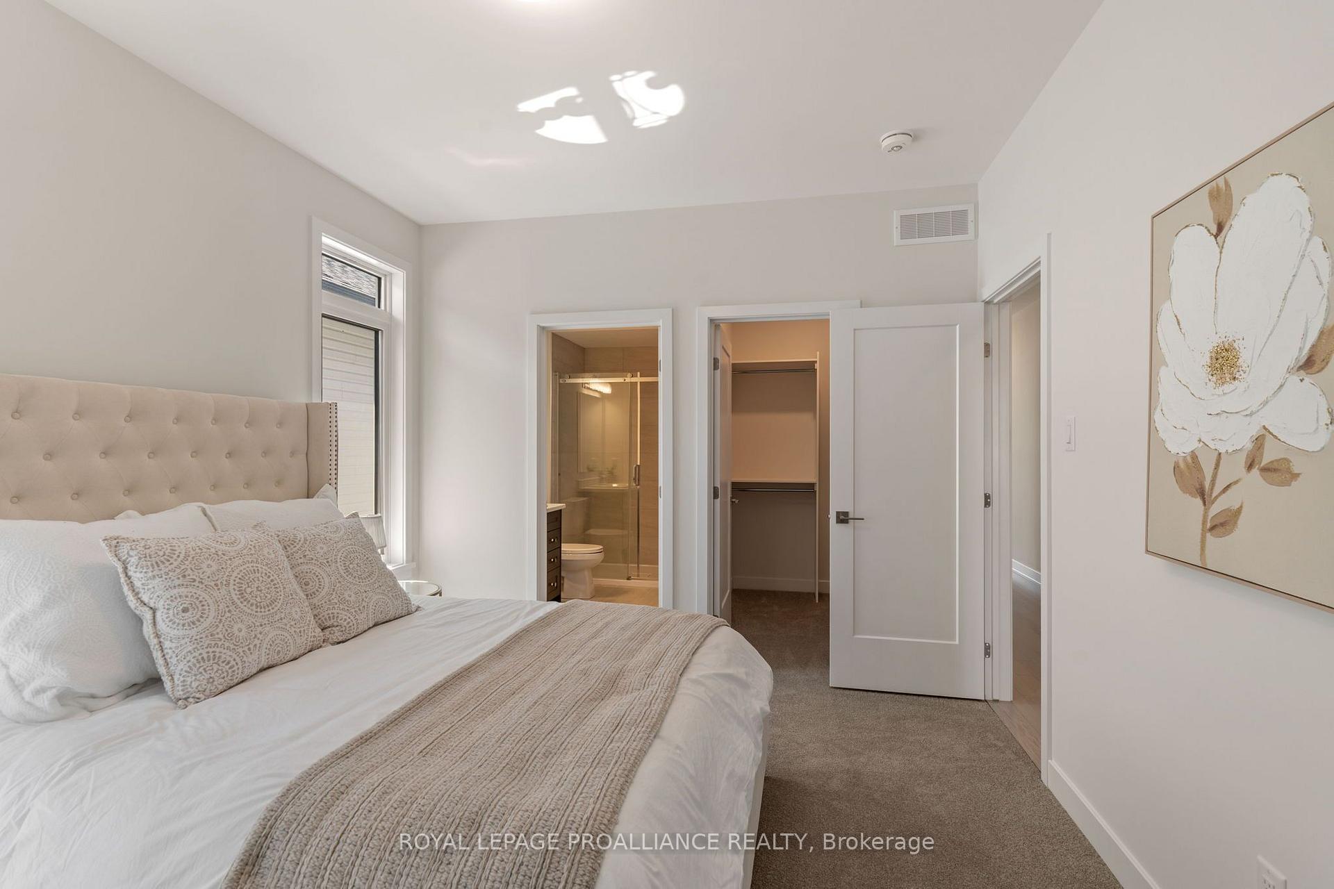 Photo 11 of 1039 Moore Street, Brockville, Brockville — HOMEH