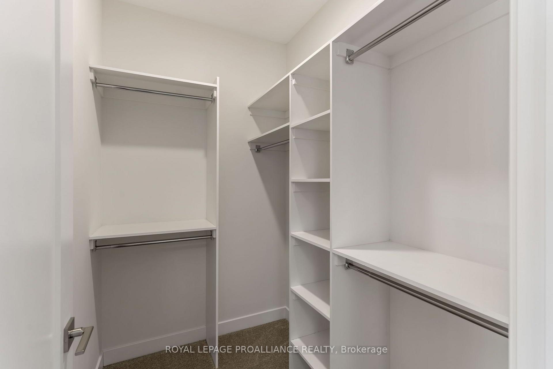 Photo 13 of 1039 Moore Street, Brockville, Brockville — HOMEH