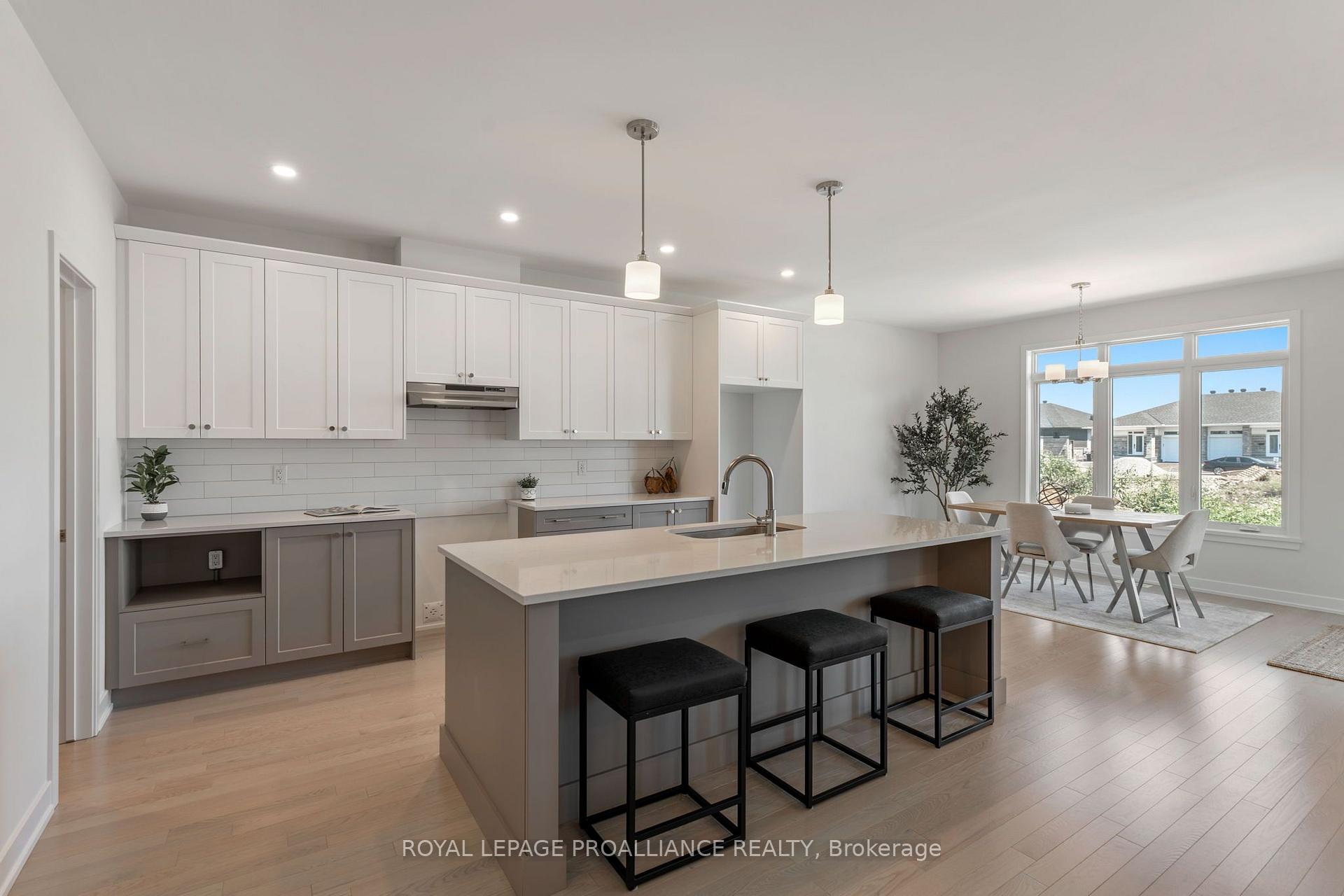 Photo 19 of 1039 Moore Street, Brockville, Brockville — HOMEH