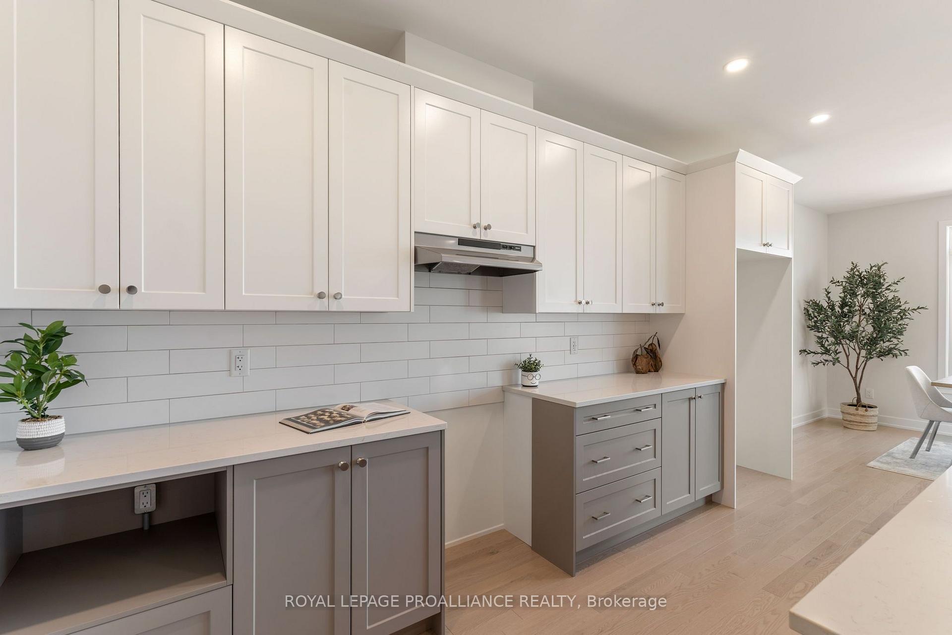 Photo 25 of 1039 Moore Street, Brockville, Brockville — HOMEH