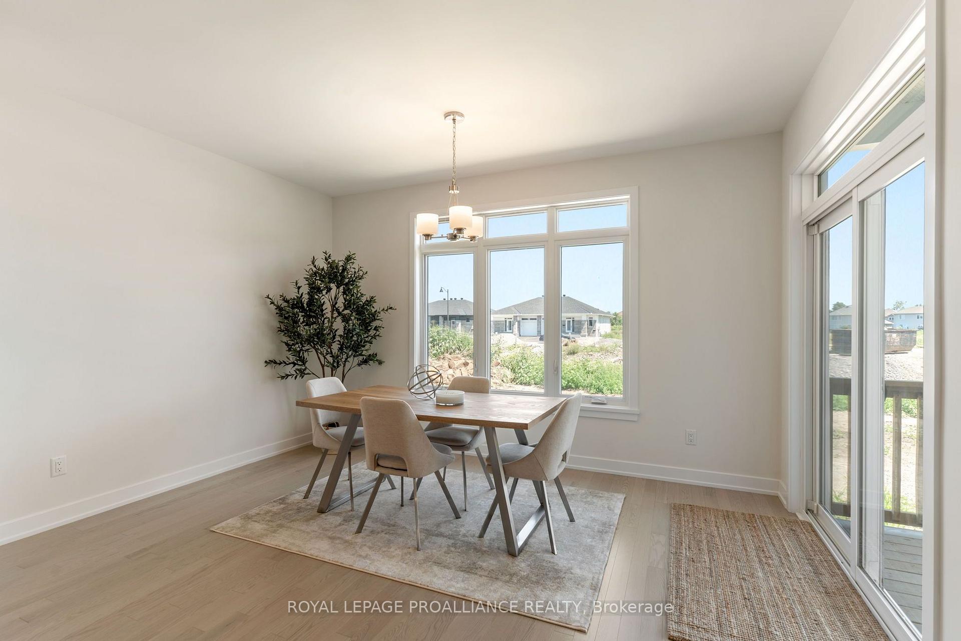 Photo 33 of 1039 Moore Street, Brockville, Brockville — HOMEH