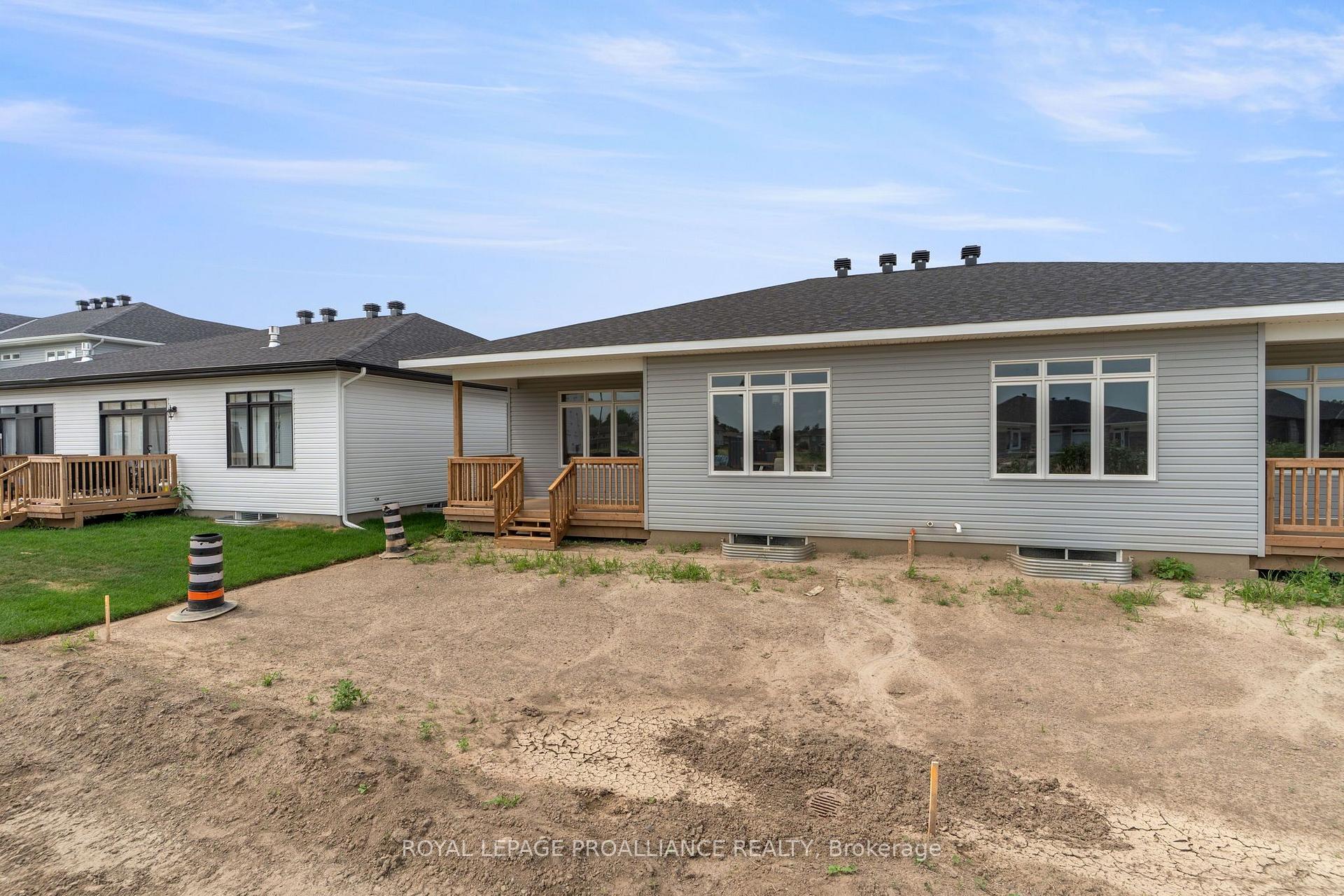Photo 36 of 1039 Moore Street, Brockville, Brockville — HOMEH
