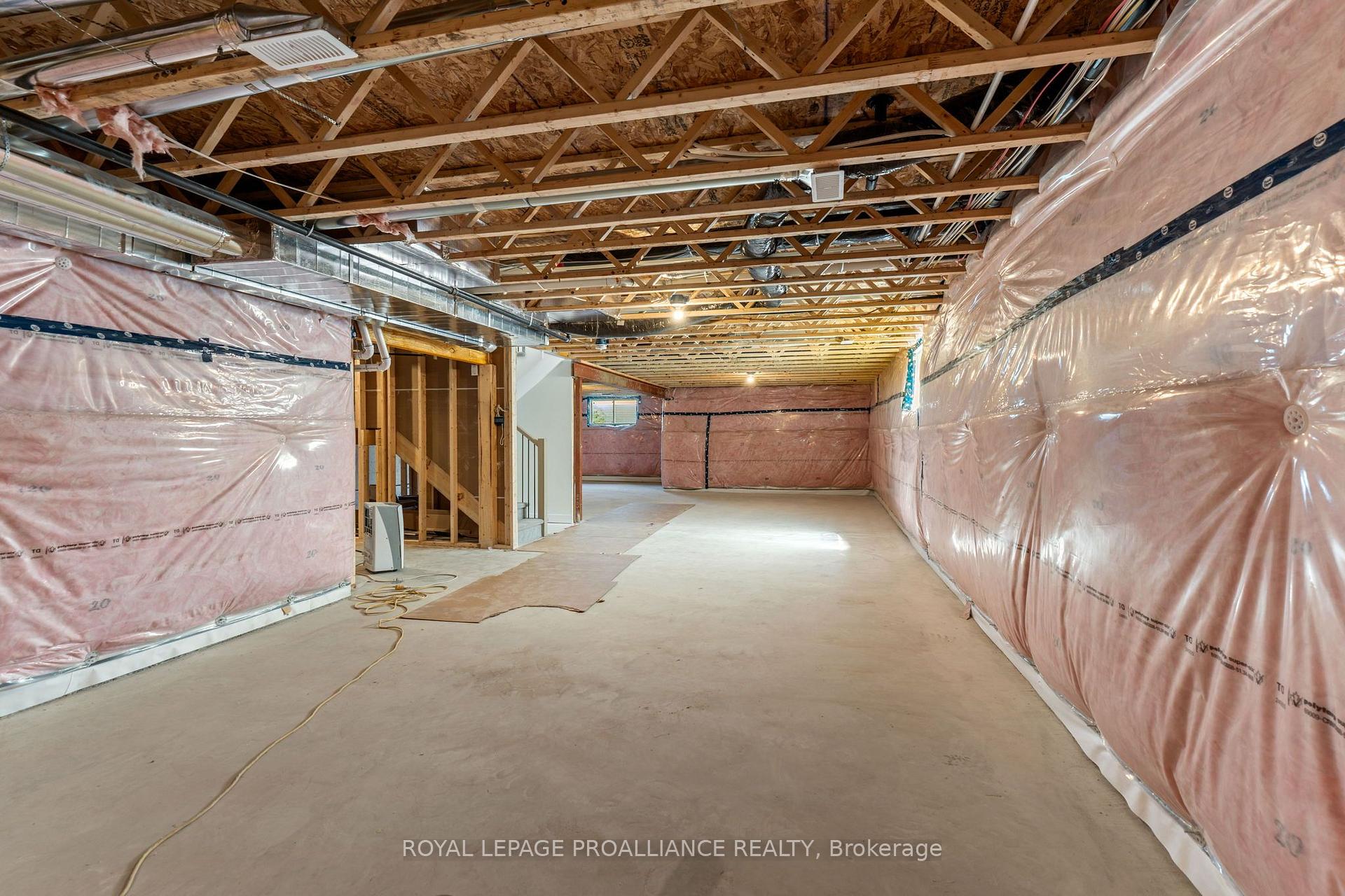Photo 38 of 1039 Moore Street, Brockville, Brockville — HOMEH