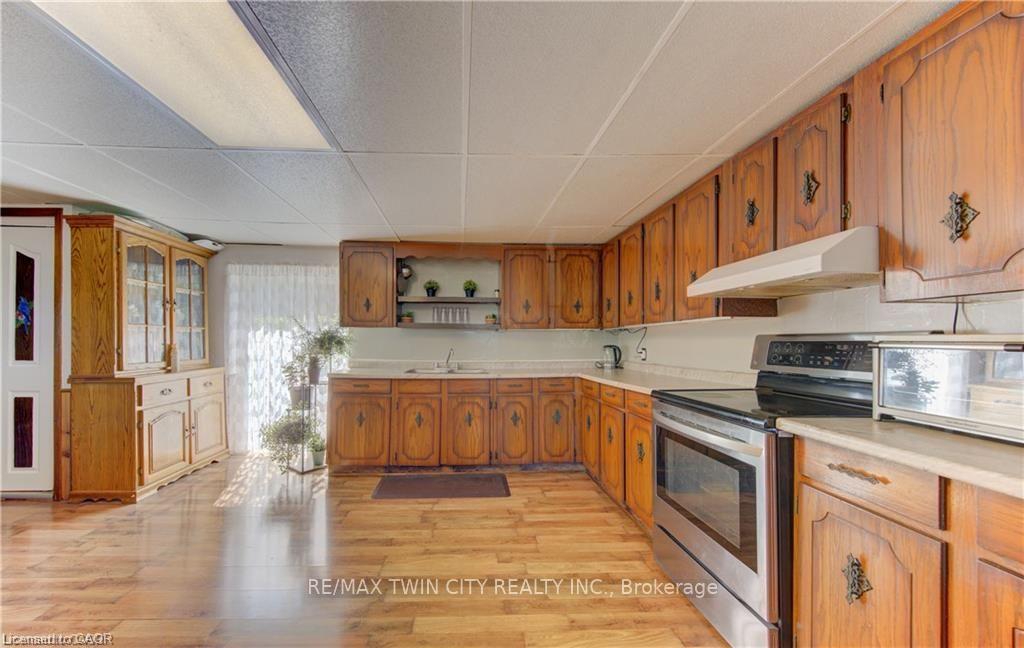 Photo 10 of 5315 81 Line, North Perth, Elma — HOMEH