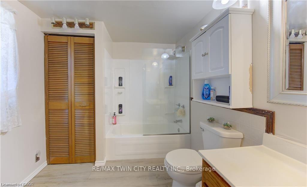 Photo 18 of 5315 81 Line, North Perth, Elma — HOMEH