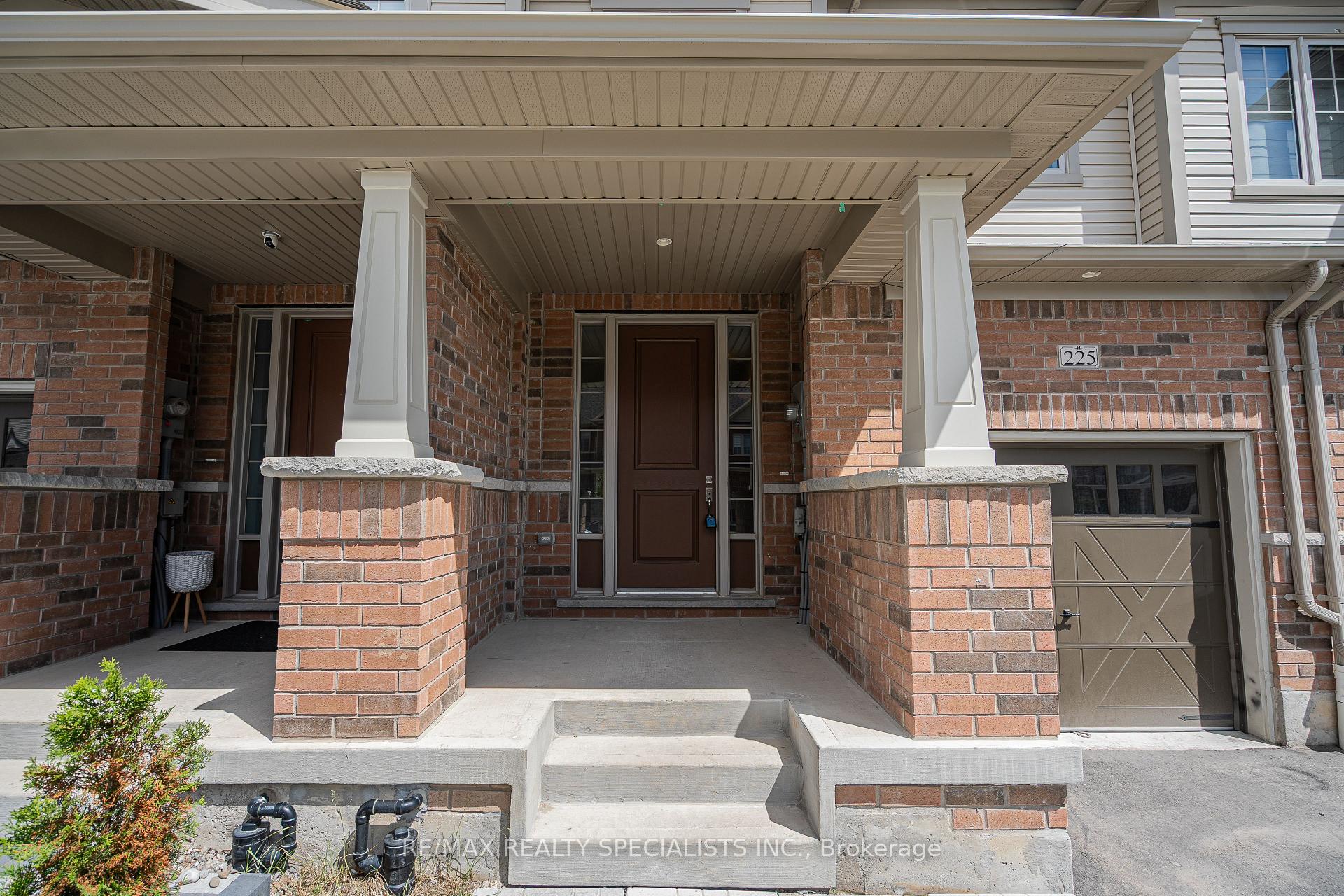 Photo 3 of 225 Broadacre Drive, Kitchener, Brigadoon — HOMEH