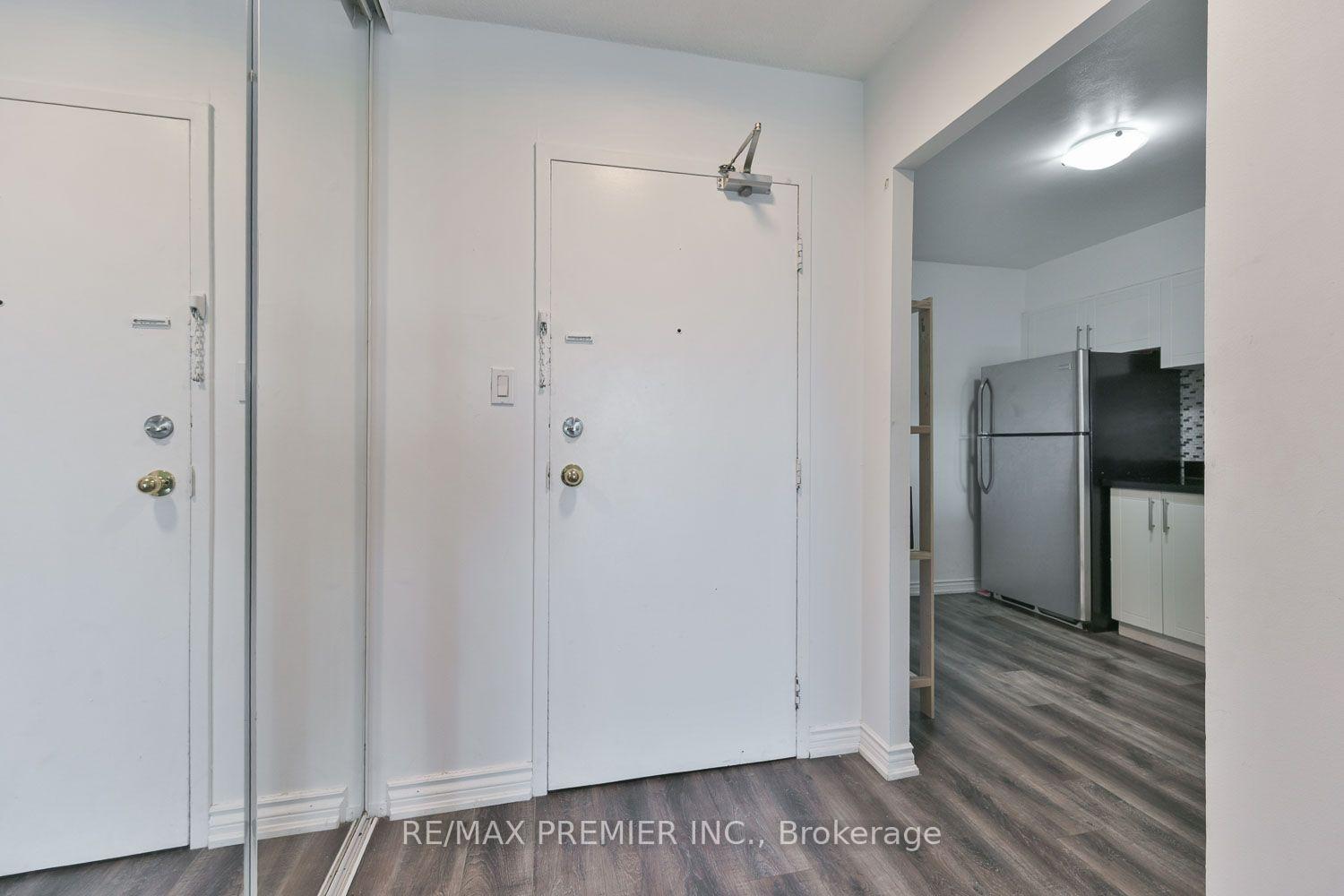 Photo 5 of Unit 408, 238 Albion Road, Etobicoke, Elms-Old Rexdale — HOMEH