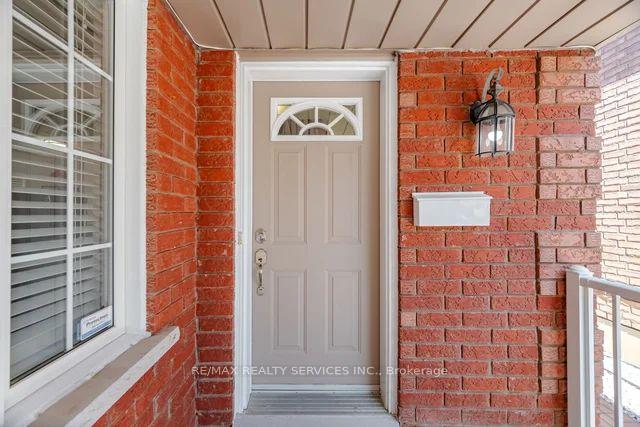 Photo 7 of 92 Orchid Drive, Brampton, Northwest Sandalwood Parkway — HOMEH