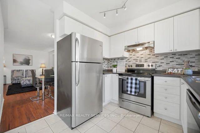 Photo 16 of 92 Orchid Drive, Brampton, Northwest Sandalwood Parkway — HOMEH