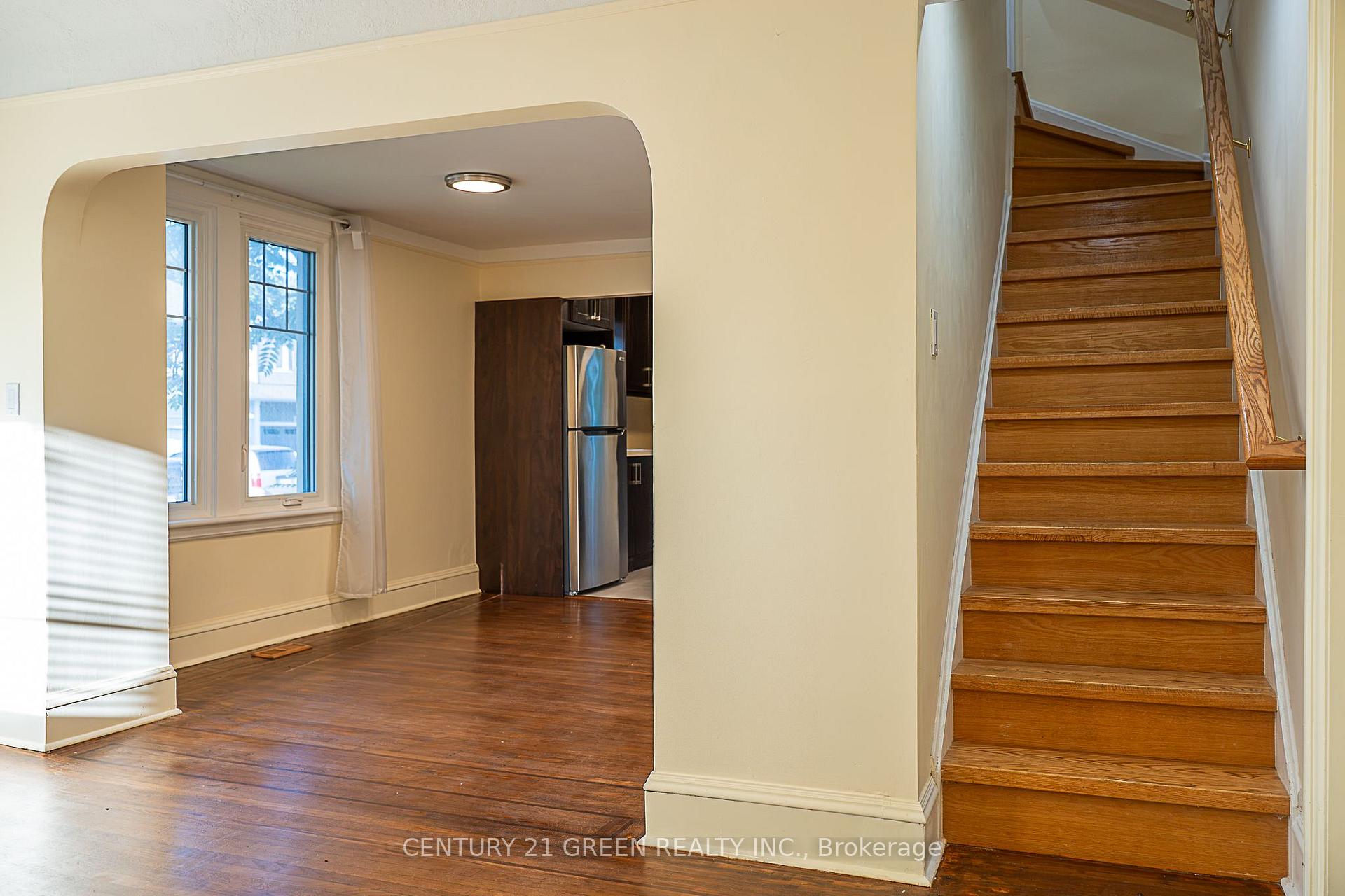 Photo 5 of 41 Paradise Road S, Hamilton, Westdale — HOMEH