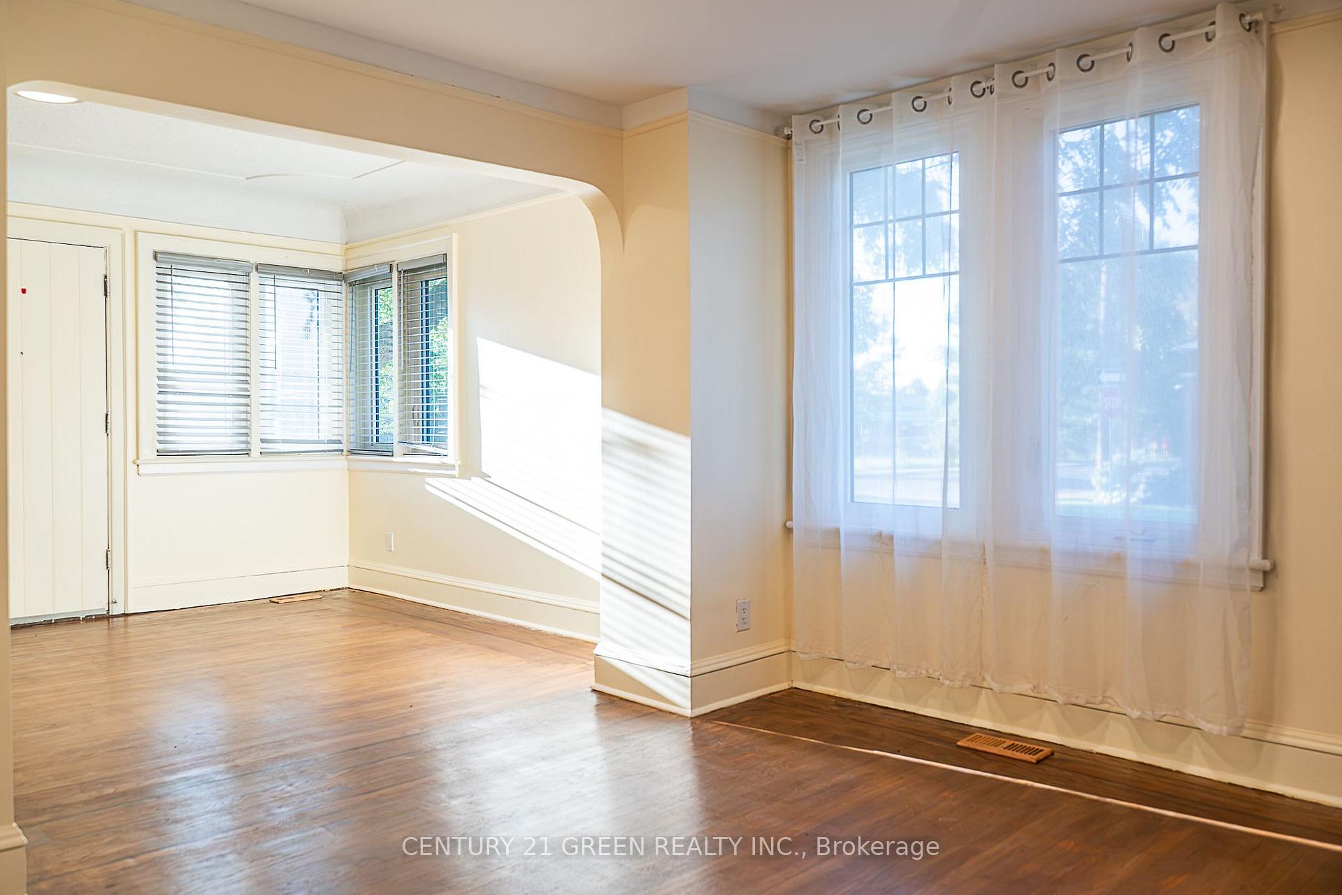 Photo 8 of 41 Paradise Road S, Hamilton, Westdale — HOMEH