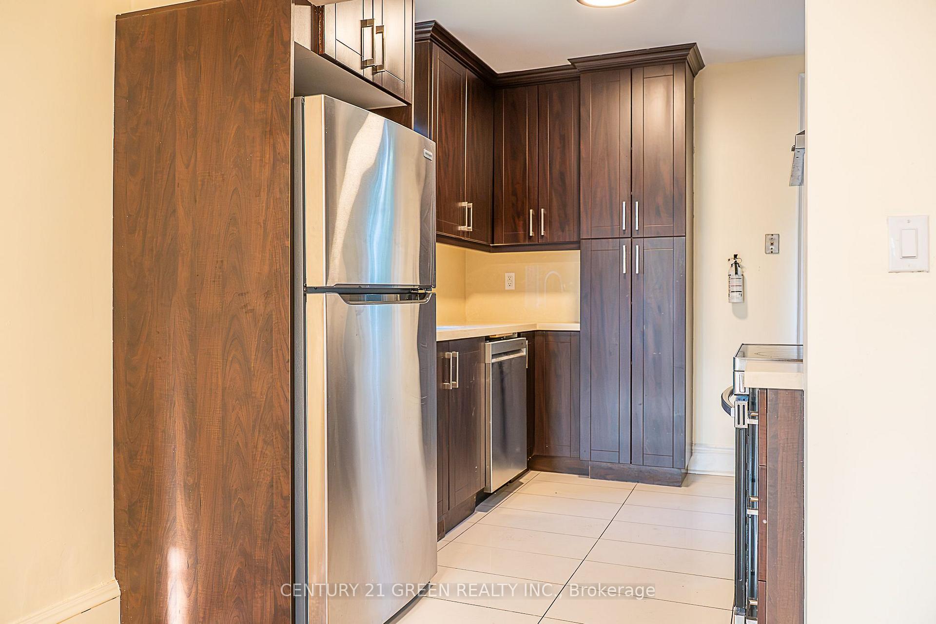 Photo 10 of 41 Paradise Road S, Hamilton, Westdale — HOMEH