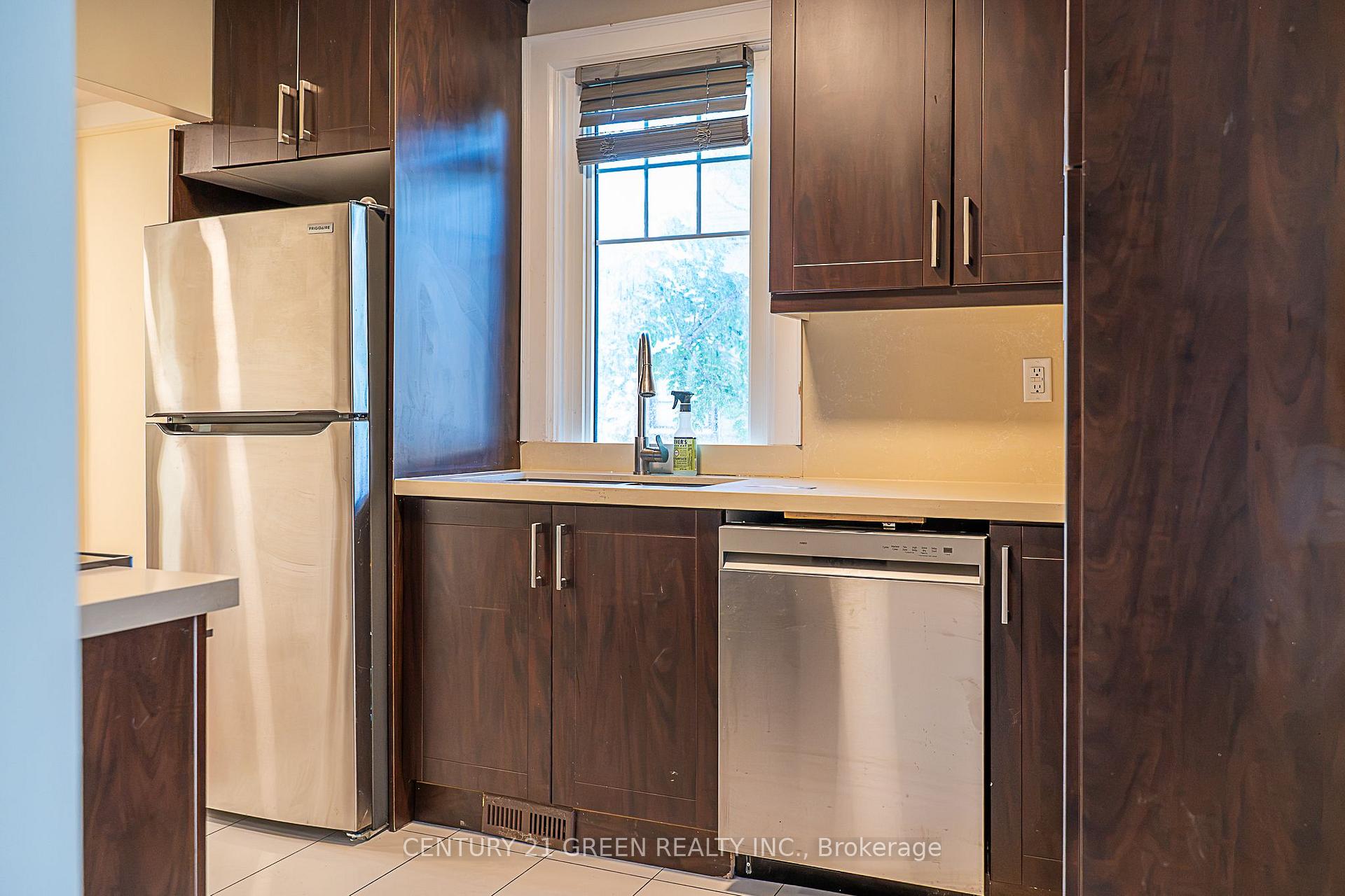 Photo 11 of 41 Paradise Road S, Hamilton, Westdale — HOMEH