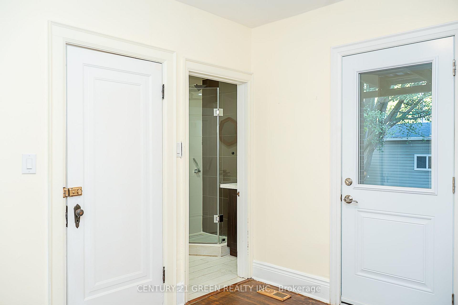 Photo 14 of 41 Paradise Road S, Hamilton, Westdale — HOMEH