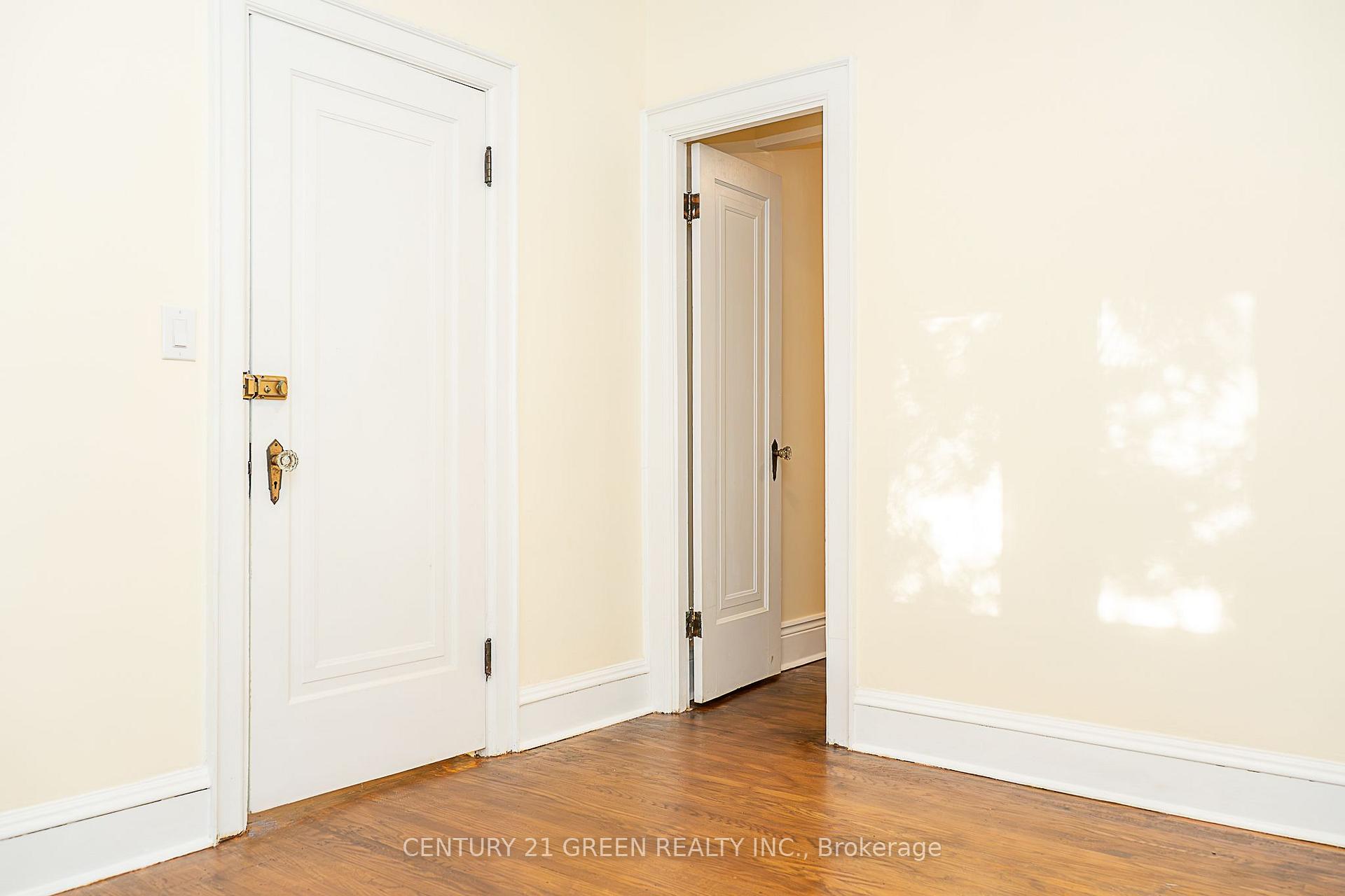 Photo 16 of 41 Paradise Road S, Hamilton, Westdale — HOMEH