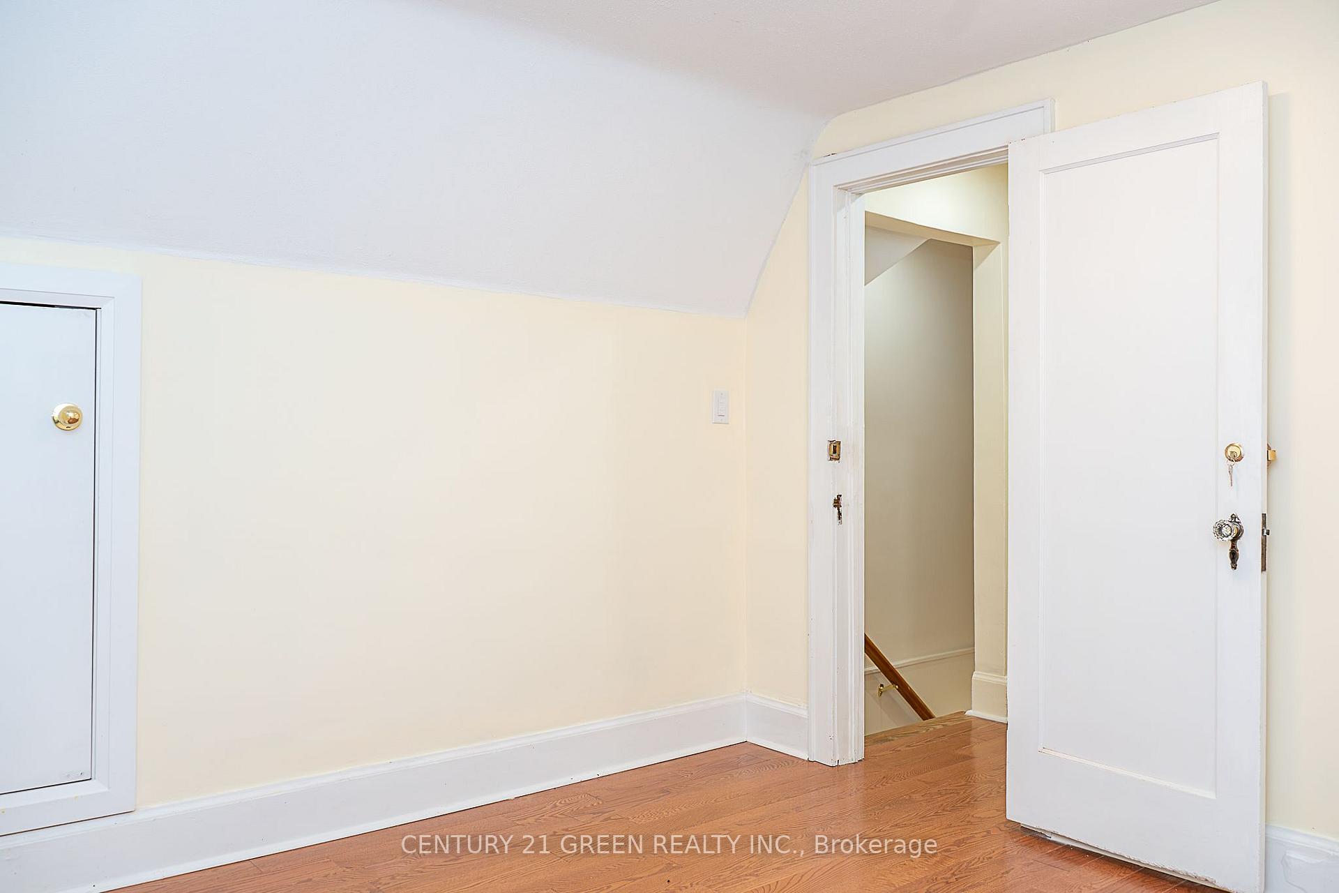 Photo 20 of 41 Paradise Road S, Hamilton, Westdale — HOMEH