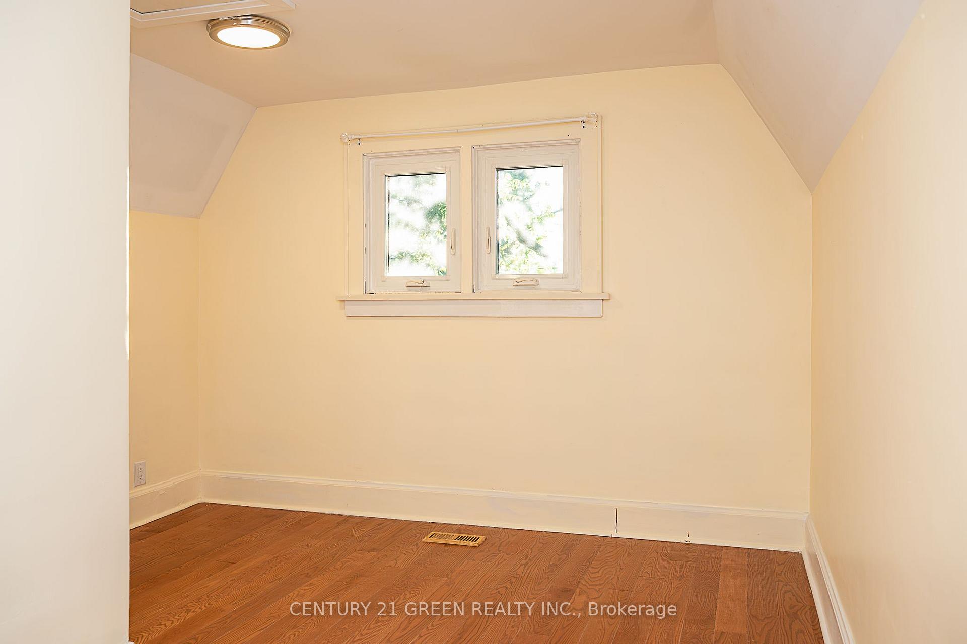 Photo 21 of 41 Paradise Road S, Hamilton, Westdale — HOMEH