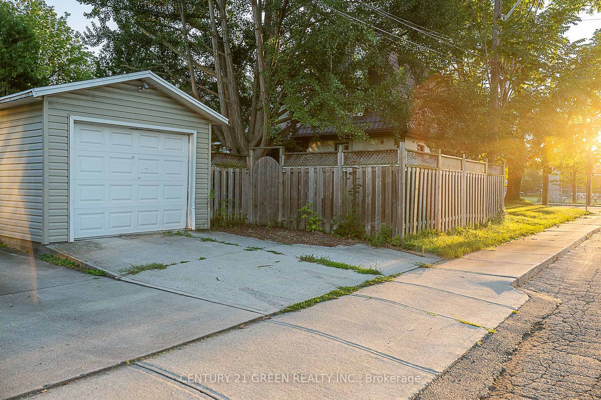 Photo 26 of 41 Paradise Road S, Hamilton, Westdale — HOMEH