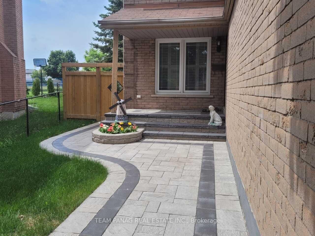 Photo 2 of Unit #Upper, 12 Jeremy Place, Brampton, Northgate — HOMEH