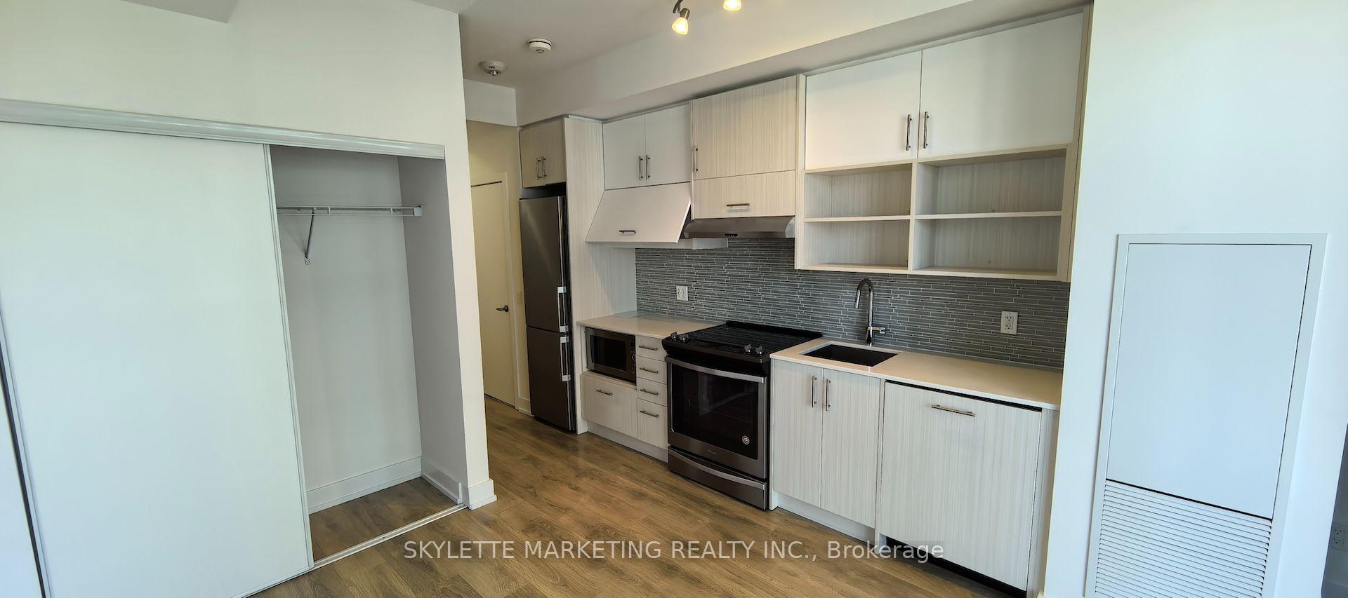 Photo 13 of Unit 609, 128 Fairview Mall Drive, North York, Don Valley Village — HOMEH