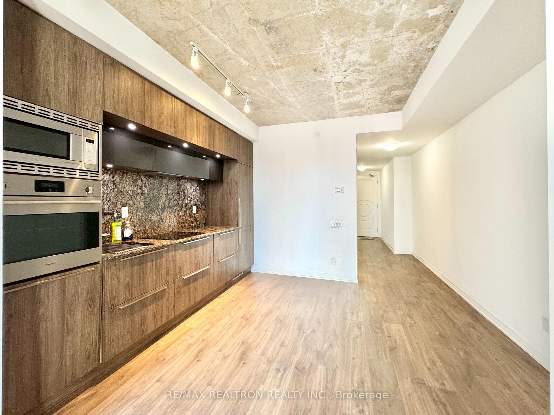 Photo 4 of Unit 1216, 88 Blue Jays Way, Toronto, Waterfront Communities — HOMEH