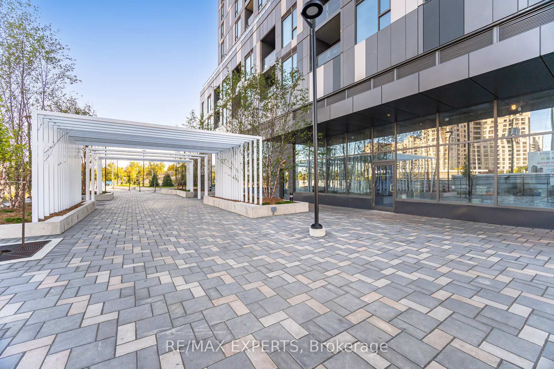 Photo 2 of Unit 1824, 498 Caldari Road, Vaughan, Concord — HOMEH