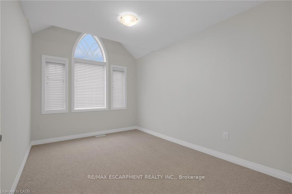 Photo 5 of 4086 Canby Street, Lincoln, Beamsville — HOMEH