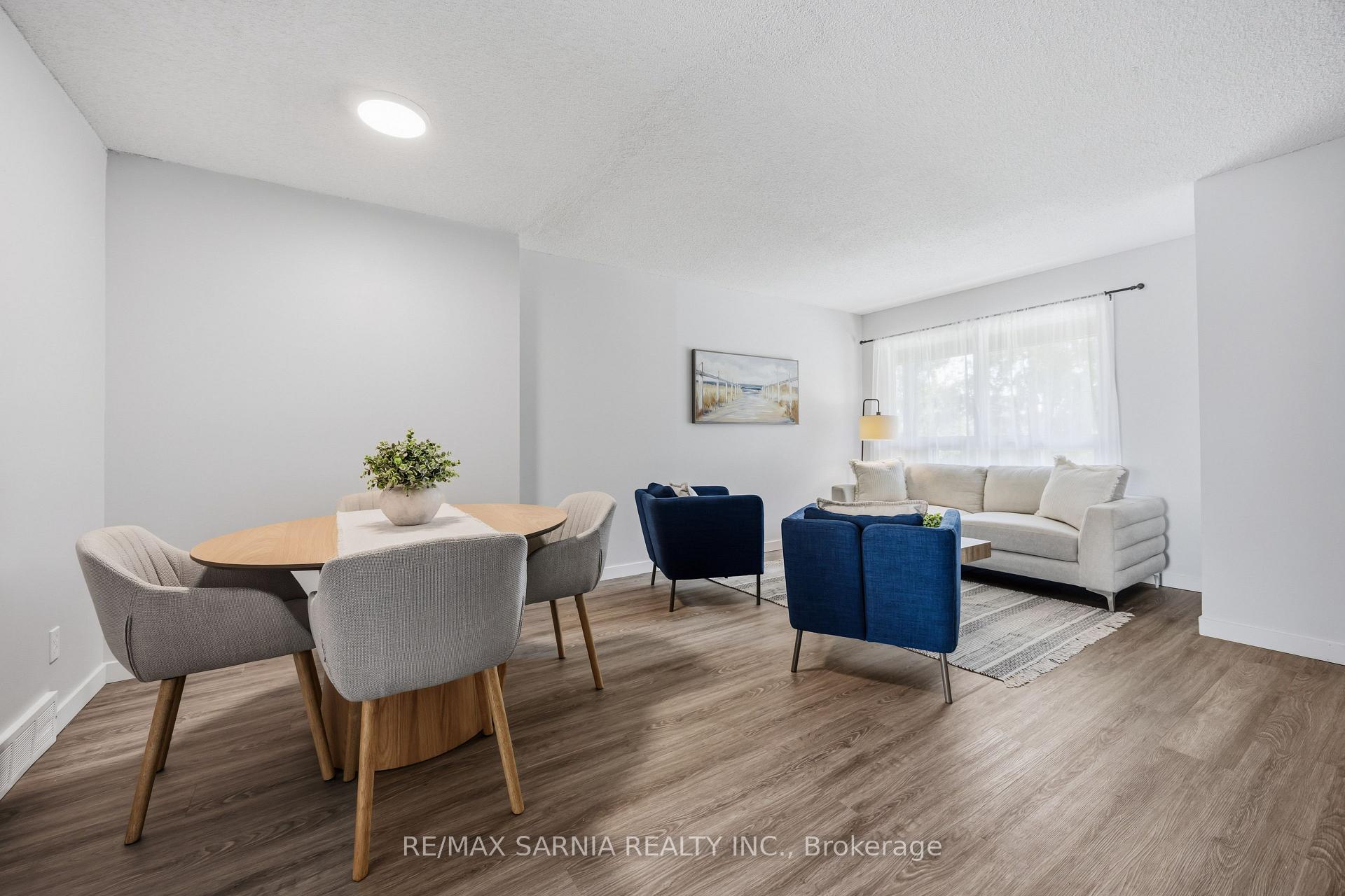 Photo 4 of Unit 5, 200 St Clair Boulevard, St. Clair — HOMEH