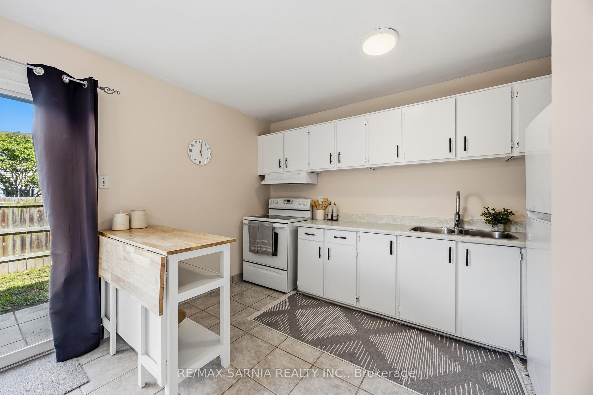 Photo 9 of Unit 5, 200 St Clair Boulevard, St. Clair — HOMEH