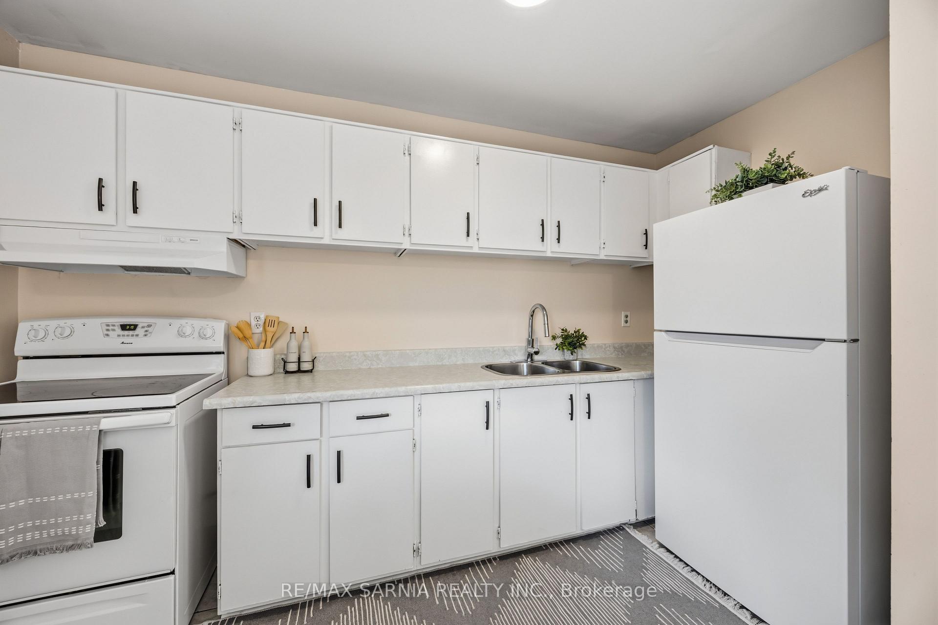 Photo 11 of Unit 5, 200 St Clair Boulevard, St. Clair — HOMEH