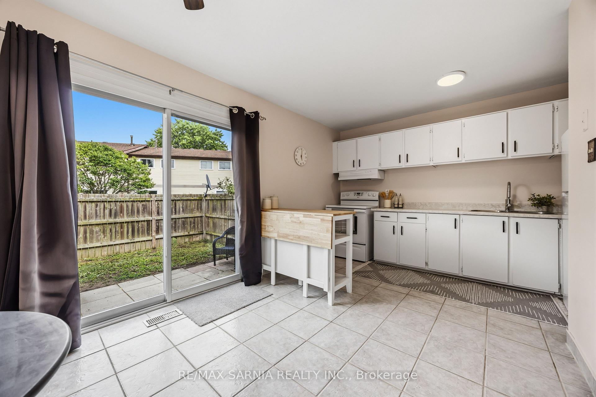 Photo 14 of Unit 5, 200 St Clair Boulevard, St. Clair — HOMEH