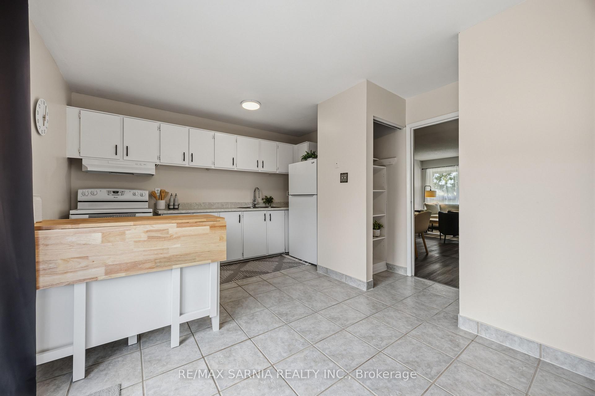 Photo 15 of Unit 5, 200 St Clair Boulevard, St. Clair — HOMEH