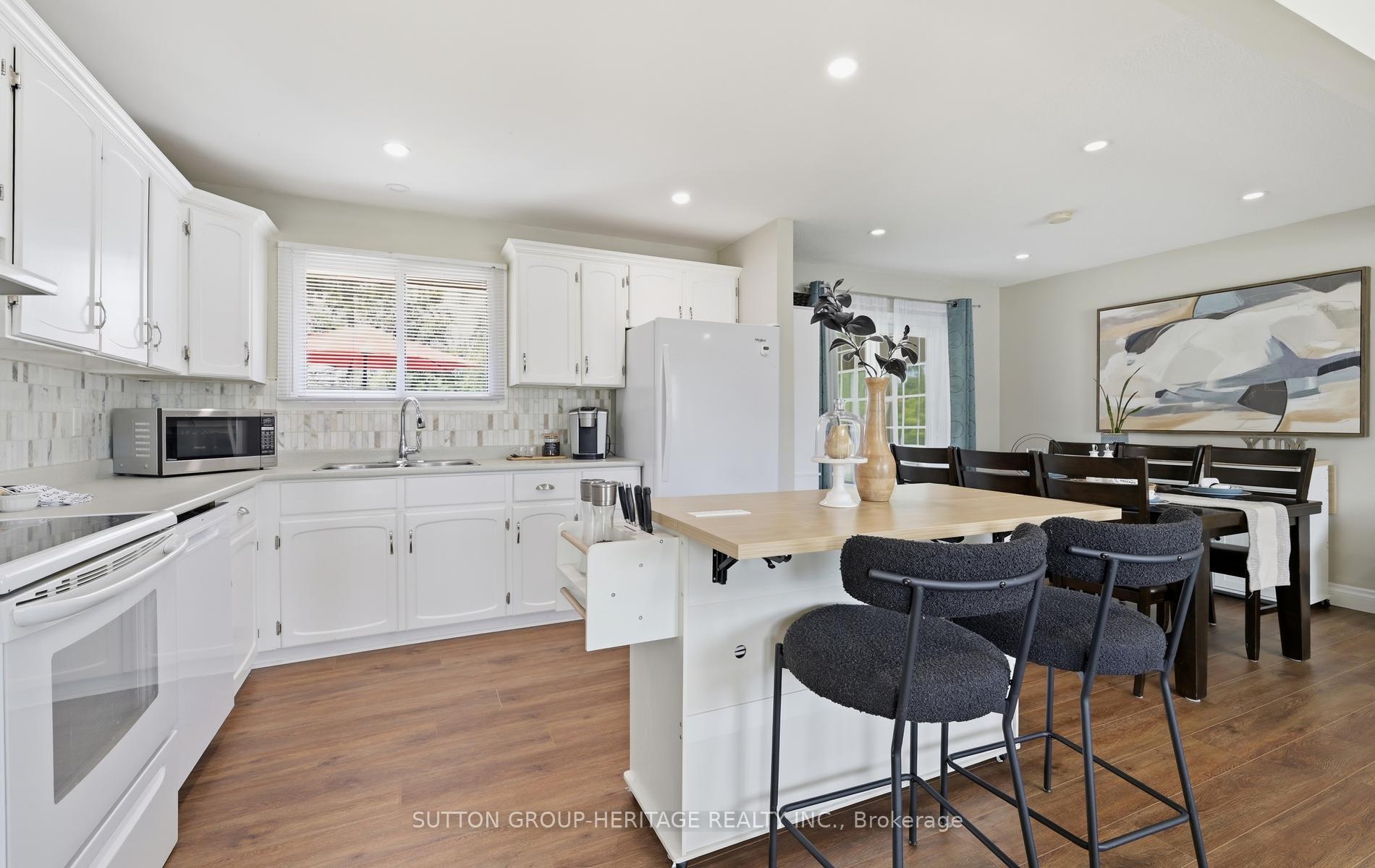 Photo 10 of 25 Manvers Drive, Kawartha Lakes, Janetville — HOMEH