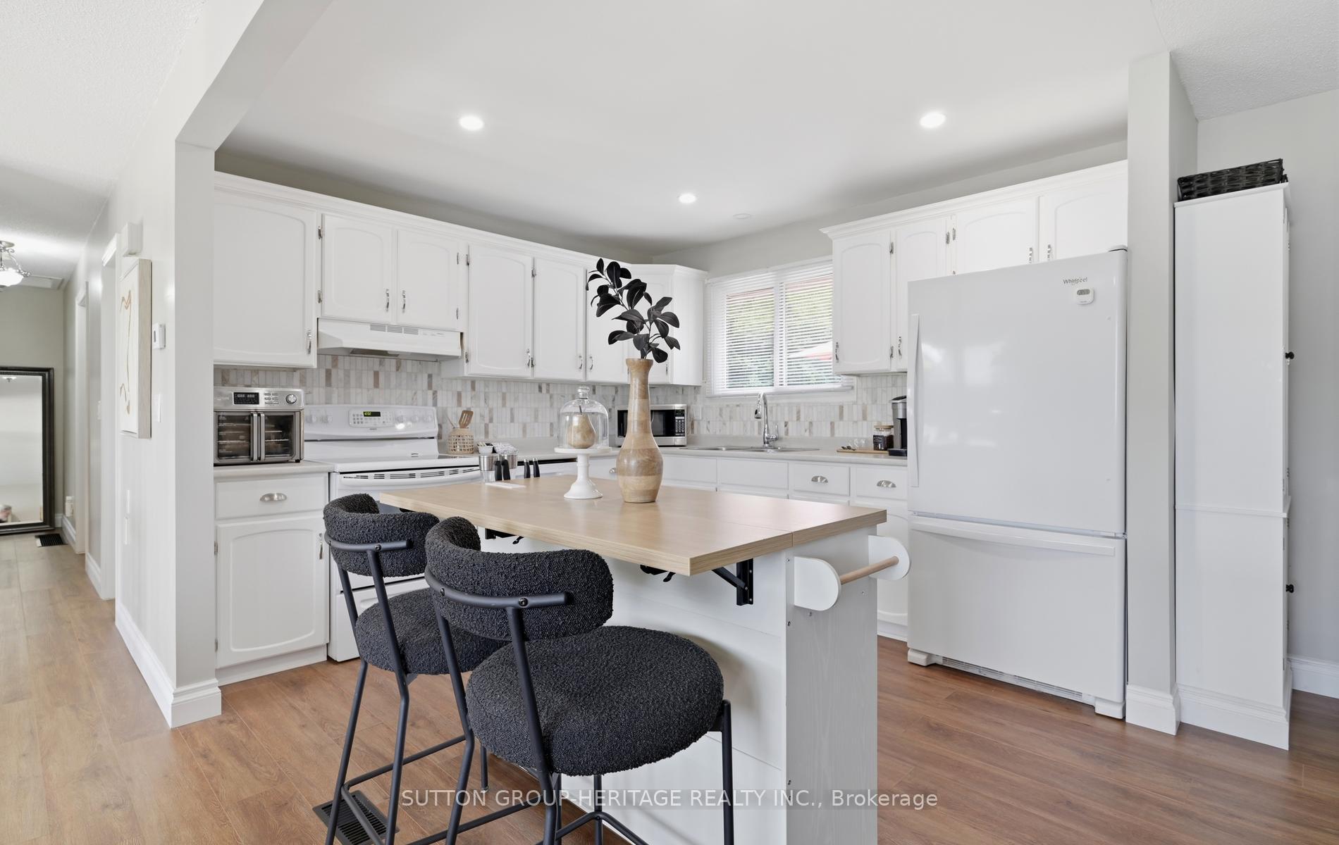 Photo 12 of 25 Manvers Drive, Kawartha Lakes, Janetville — HOMEH