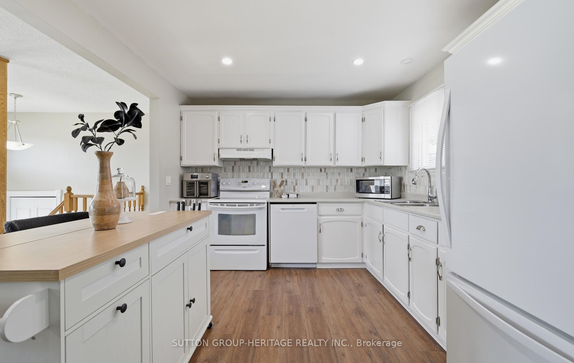 Photo 14 of 25 Manvers Drive, Kawartha Lakes, Janetville — HOMEH