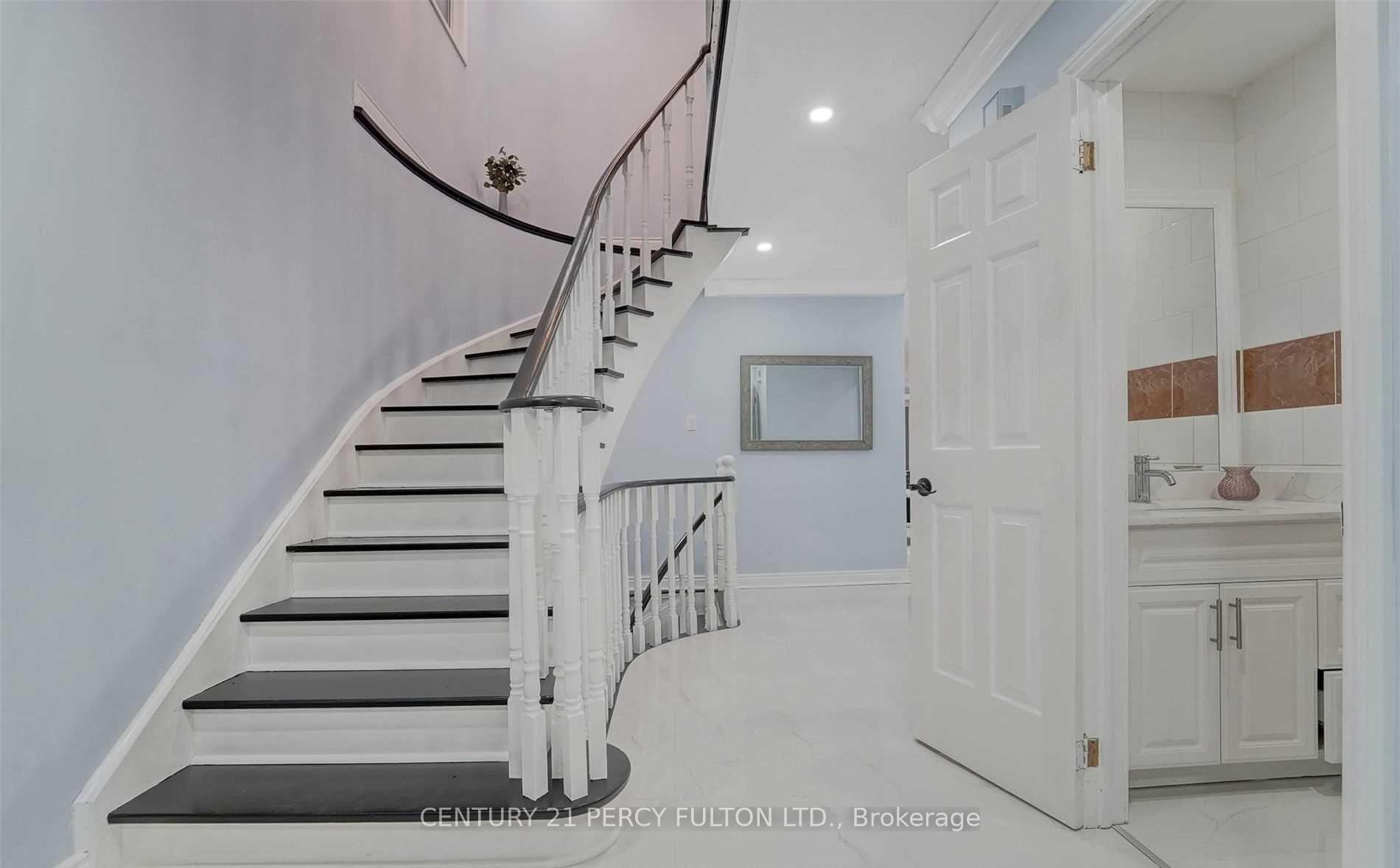Photo 3 of 2034 Shay Drive, Pickering, Brock Ridge — HOMEH
