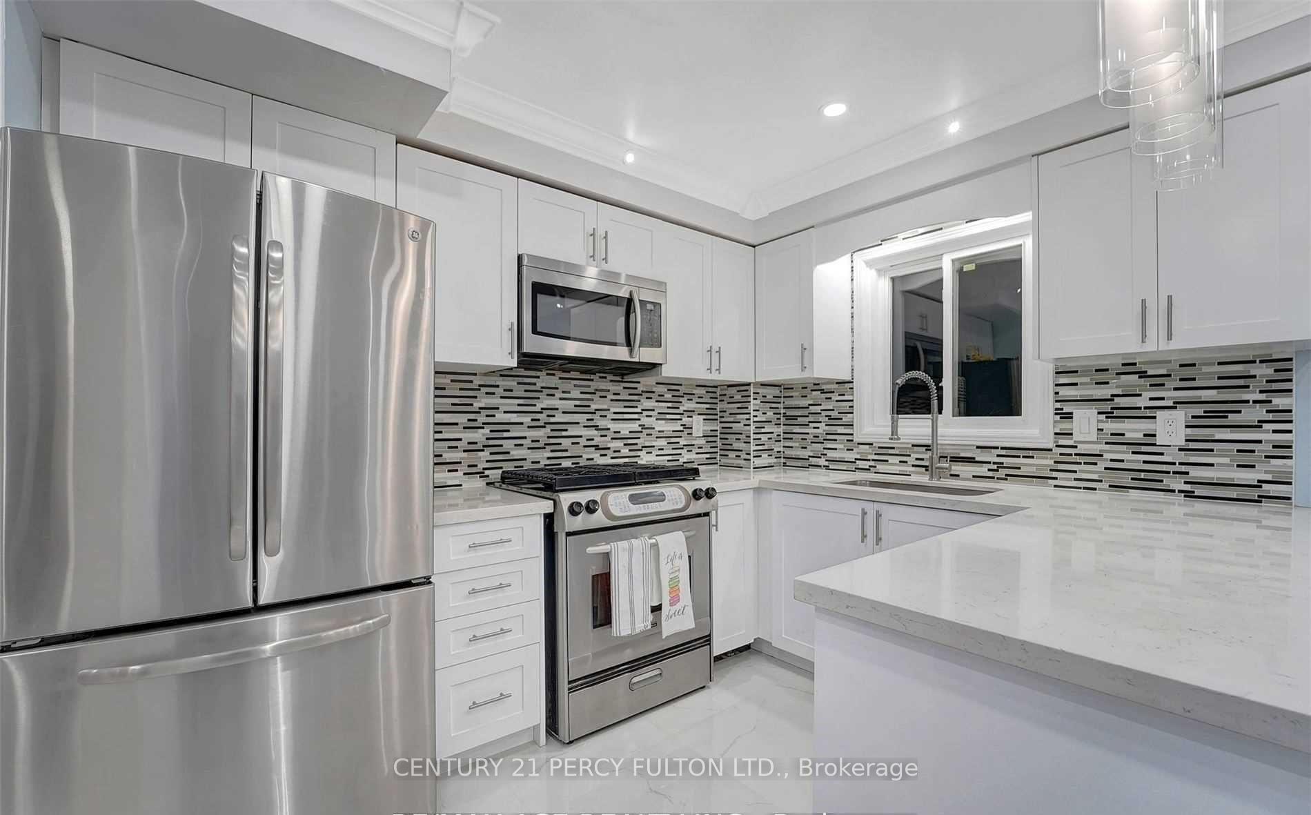 Photo 6 of 2034 Shay Drive, Pickering, Brock Ridge — HOMEH